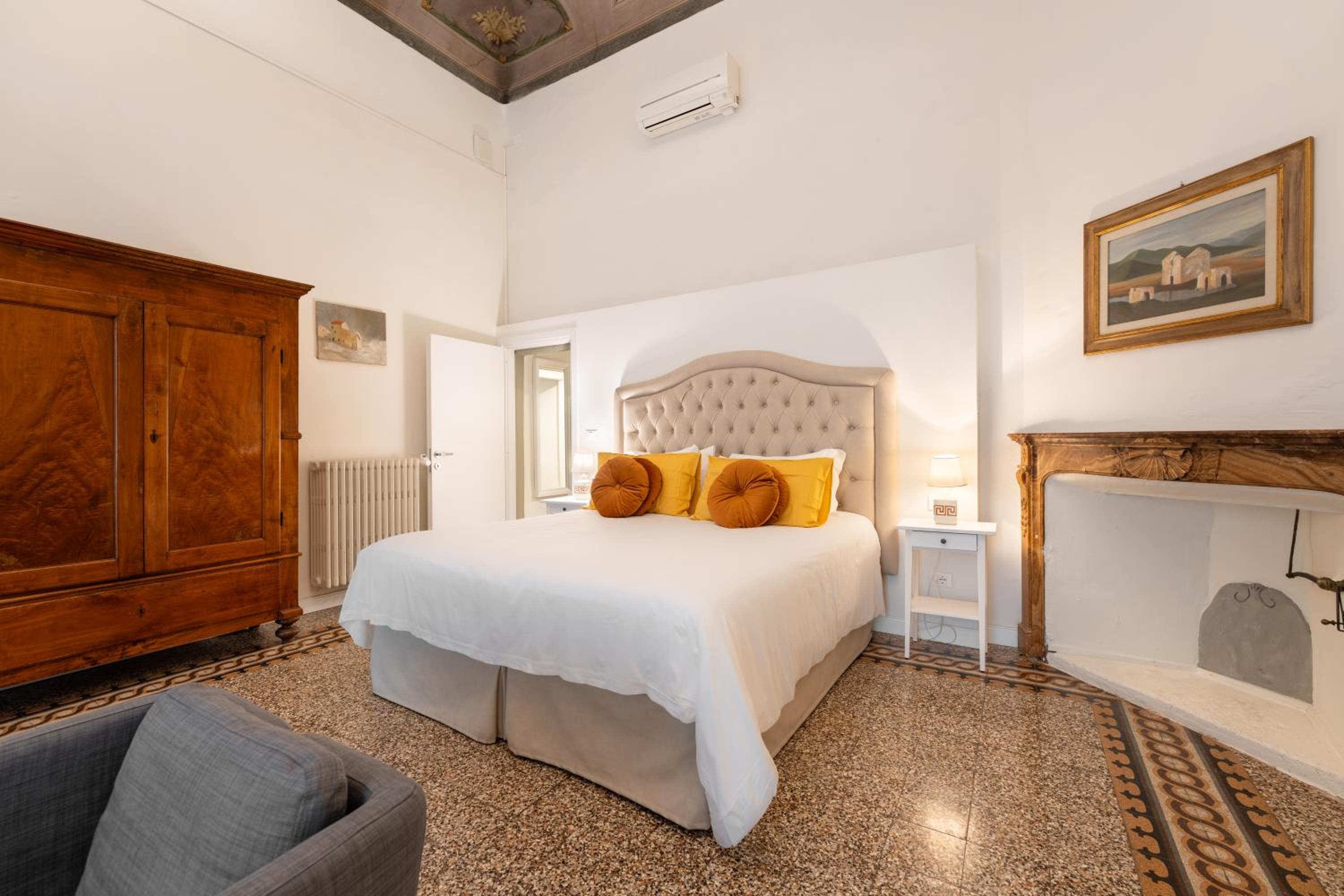 Palazzo D'Ambra Residenza d'Epoca