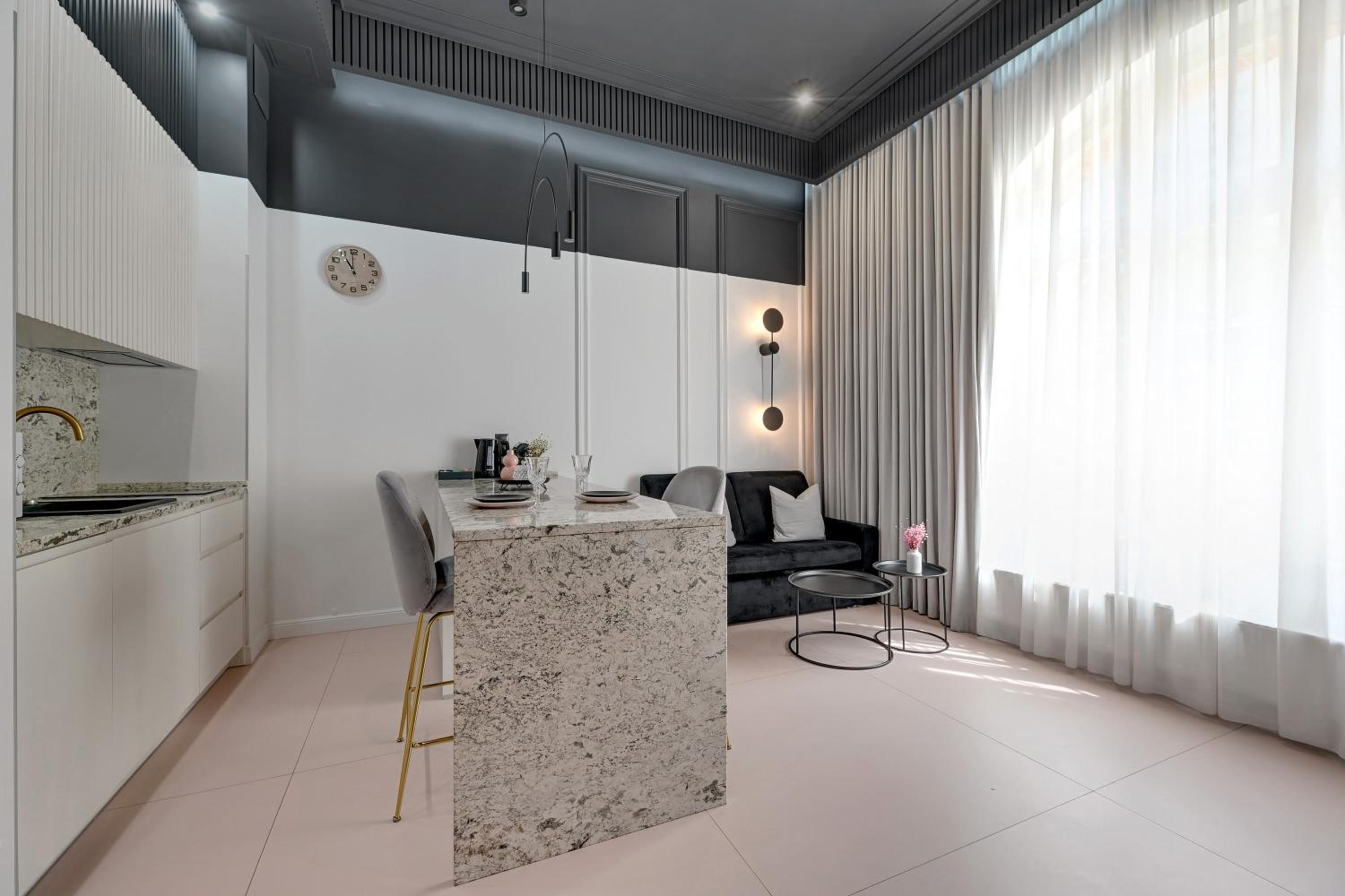 Black Star Loft Apartment Waterlane Vintage & Gym by Downtown Apartments