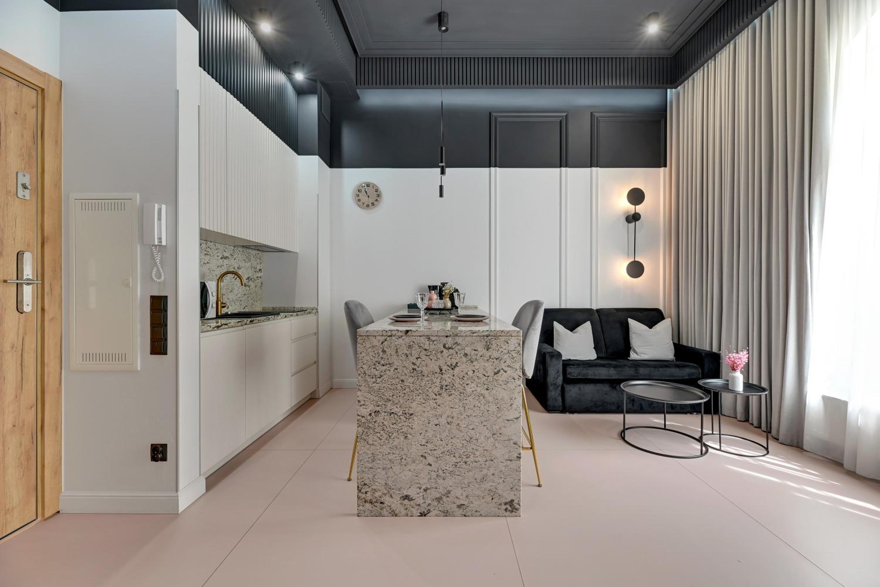 Black Star Loft Apartment Waterlane Vintage & Gym by Downtown Apartments
