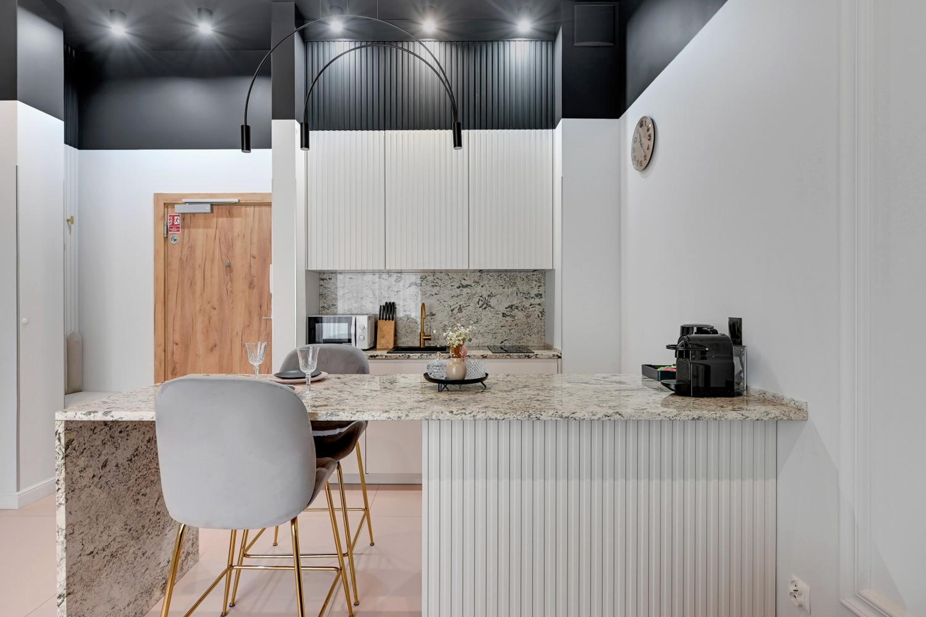 Black Star Loft Apartment Waterlane Vintage & Gym by Downtown Apartments