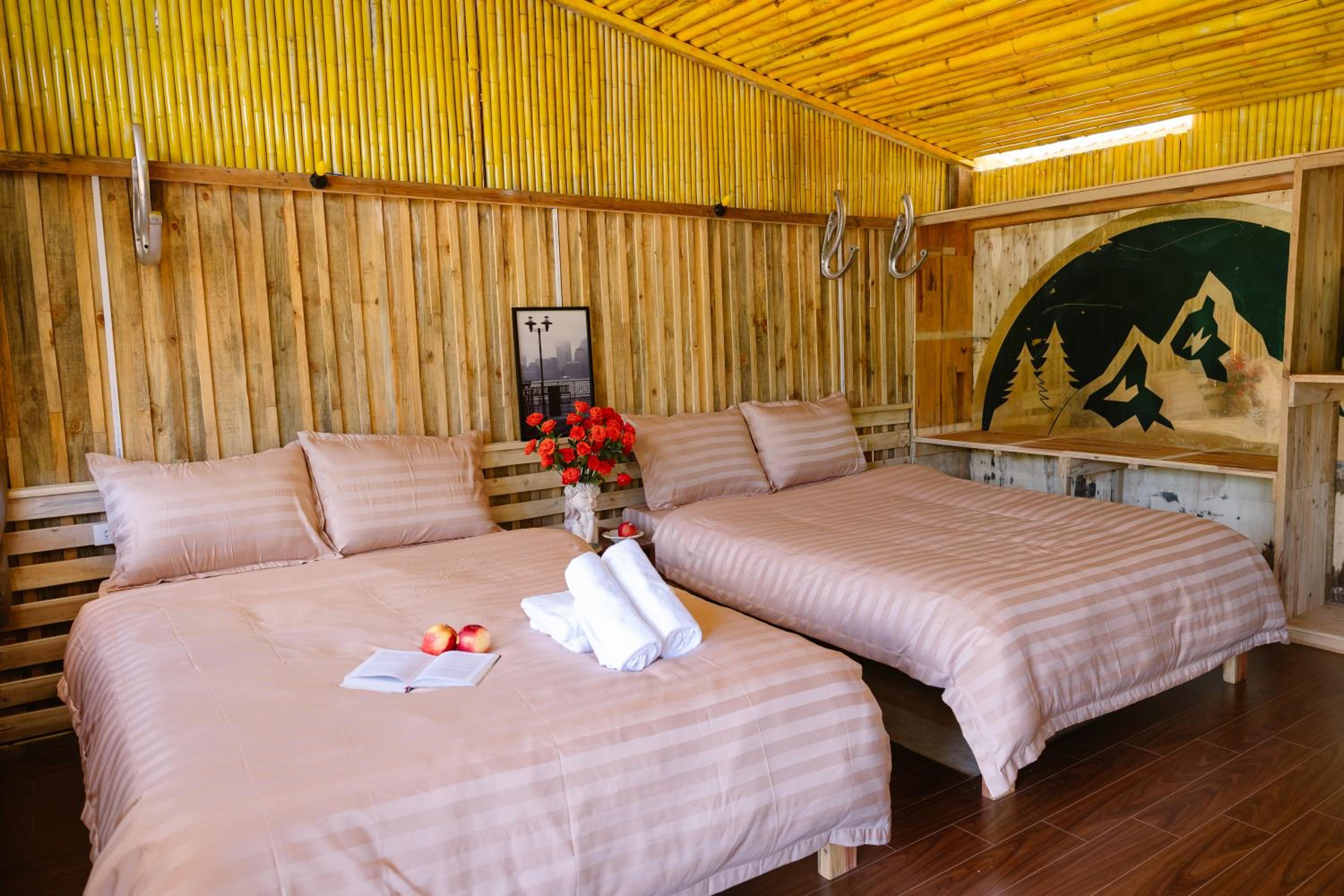Scent Chalet 2 double beds - Village