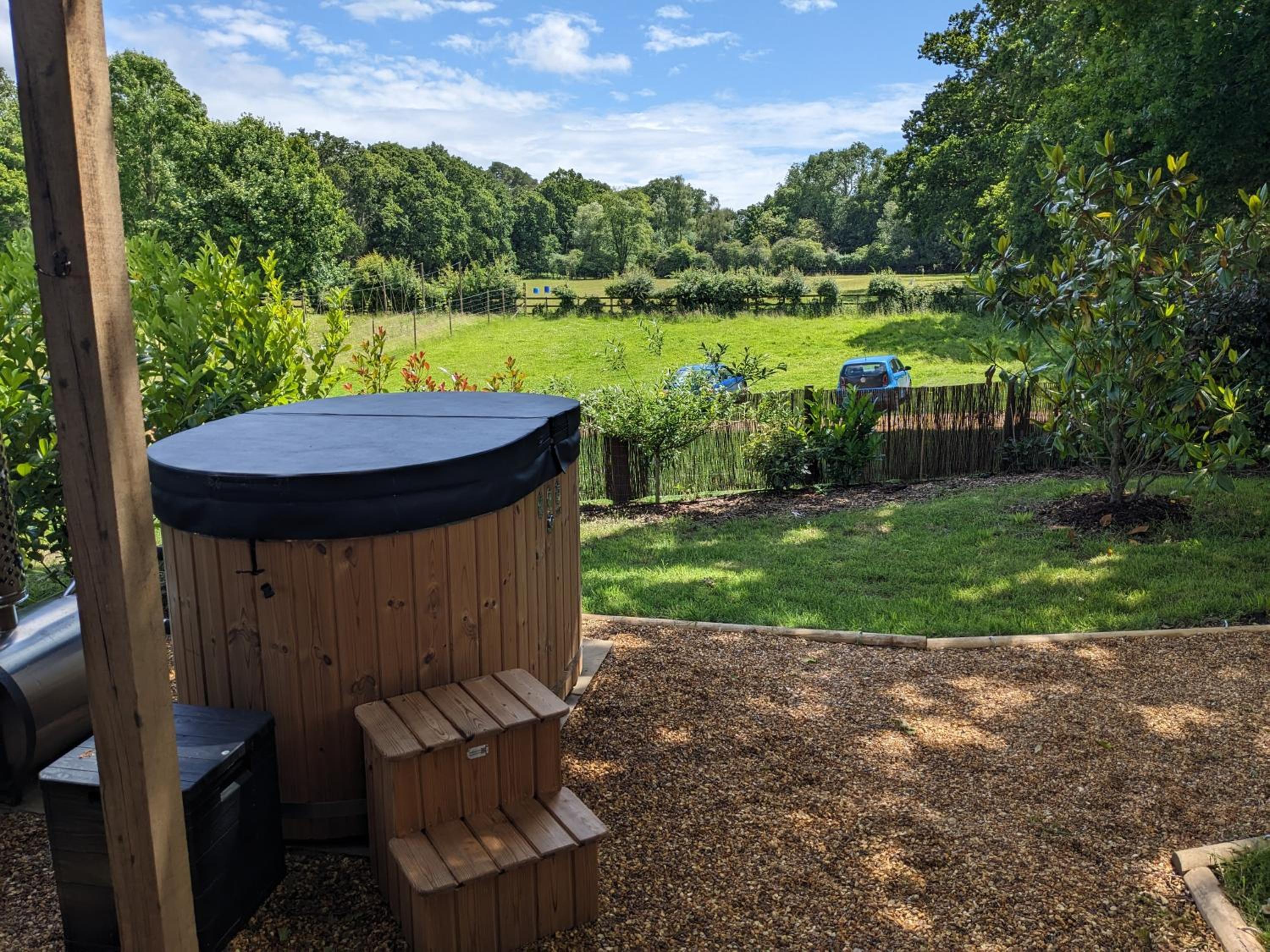 Hotel Hut In The Forest