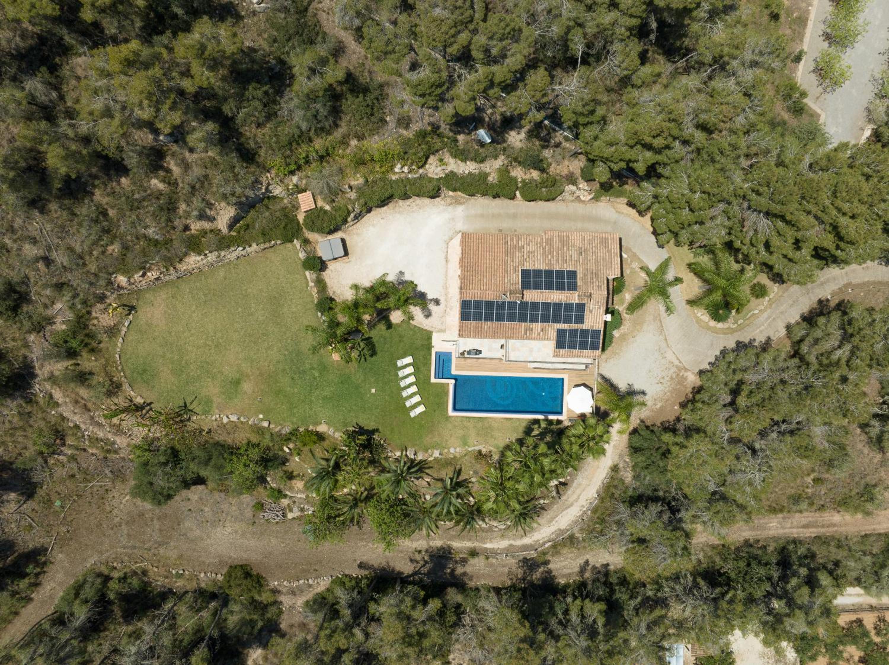 Finca es Foners en Felanitx con piscina y jacuzzis en suite view 2