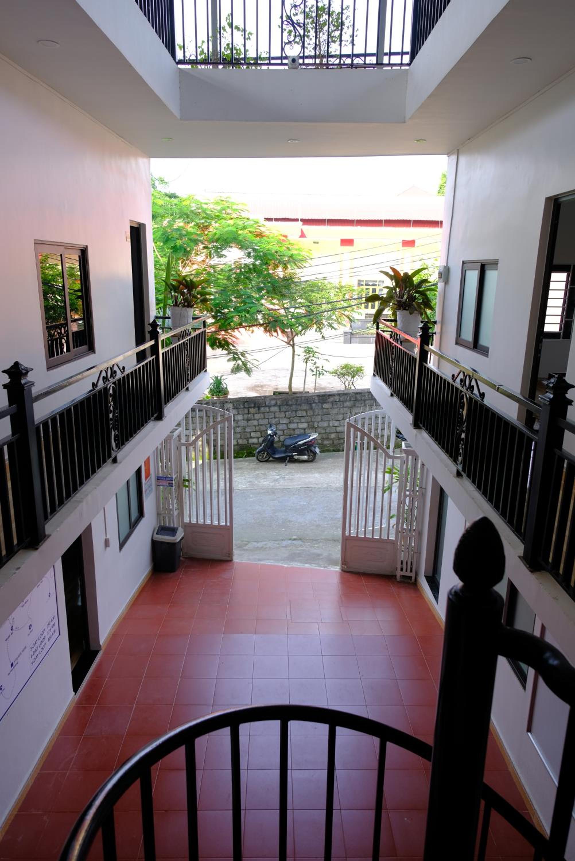 Ha Giang Hoppers Hostel and Tour