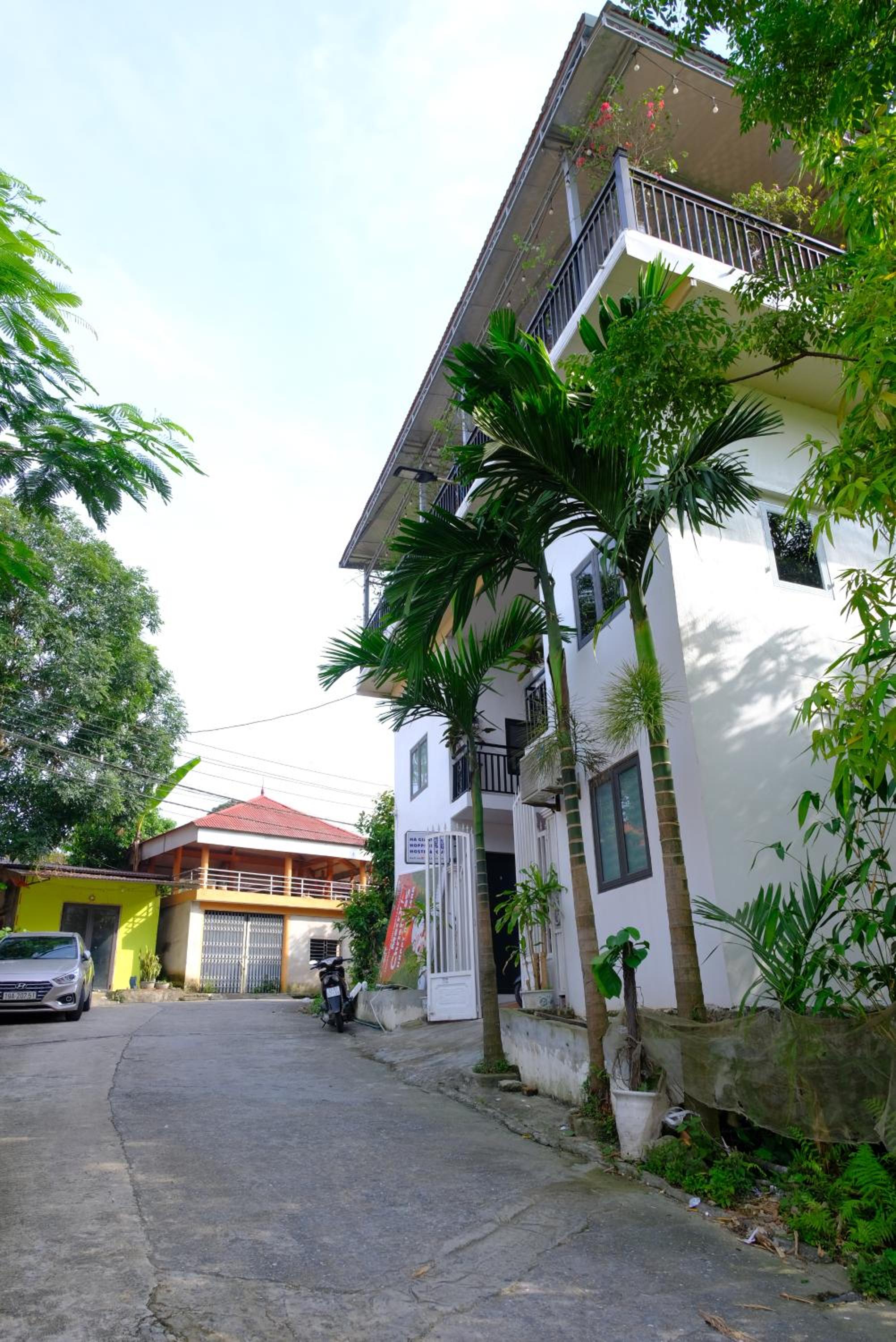 Ha Giang Hoppers Hostel and Tour
