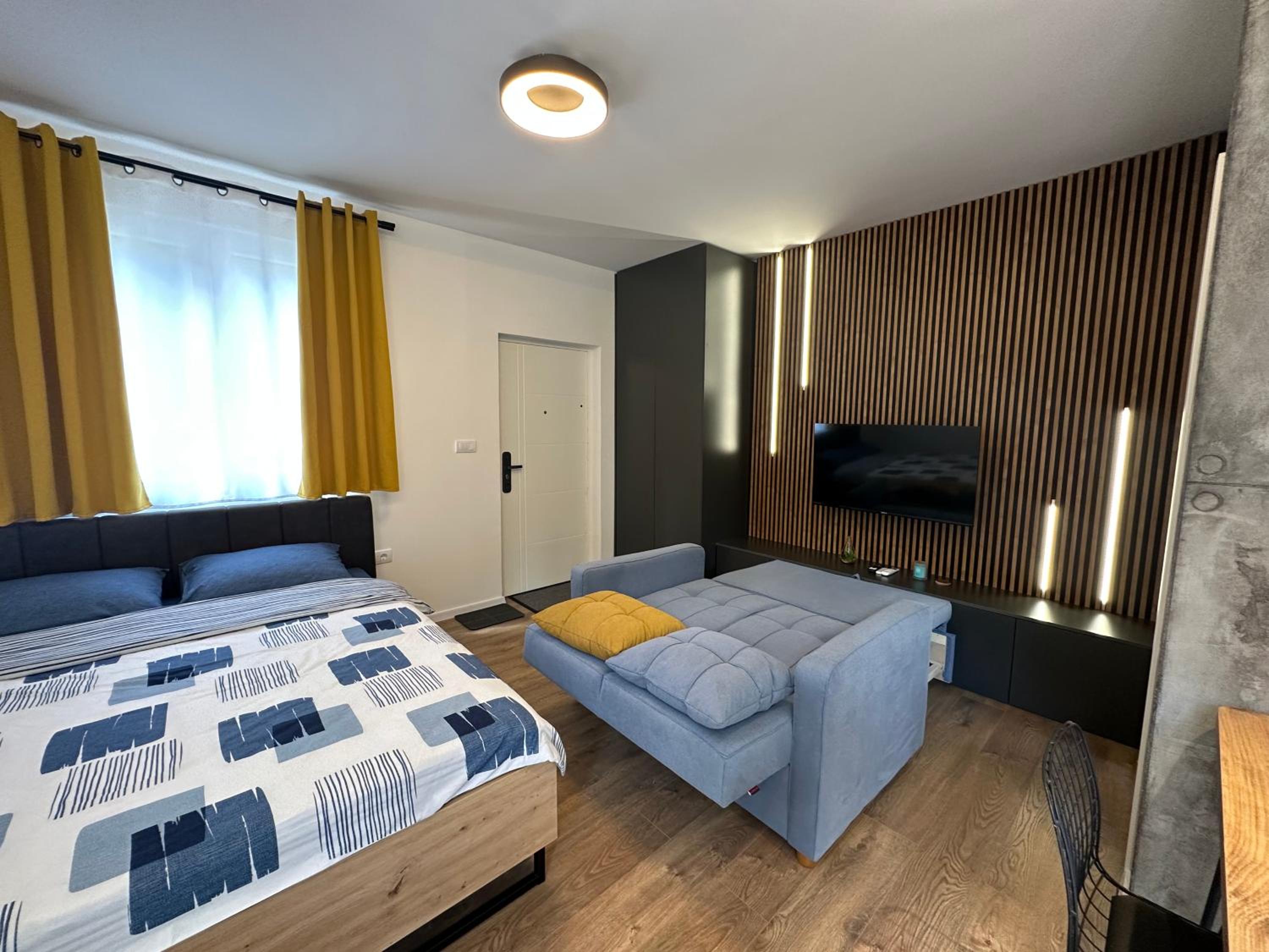 Central studio apartment photo 4