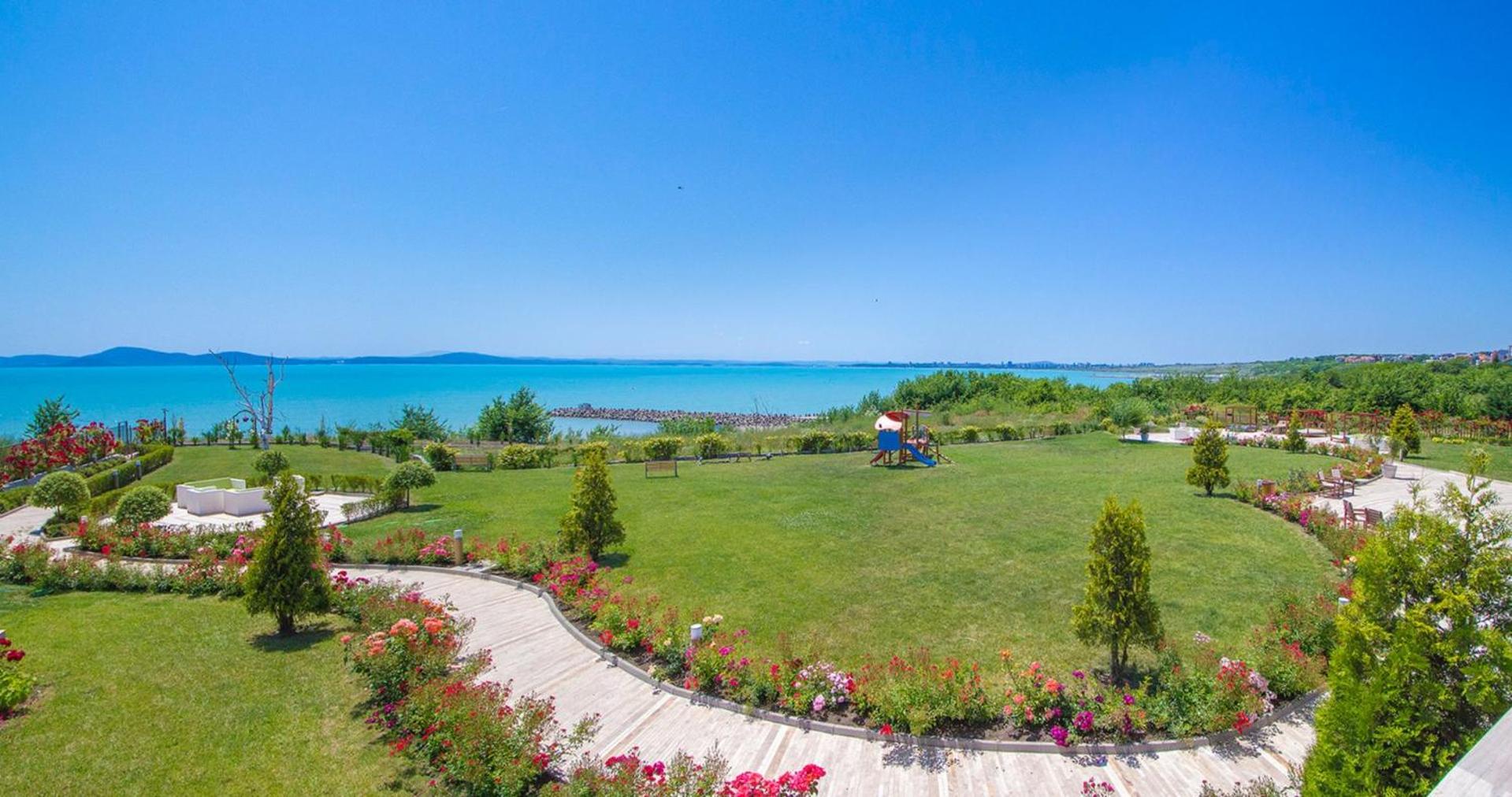 Beachfront one bedroom apartment DIAMOND BEACH Burgas Sarafovo Студио в Diamond beach Сарафово