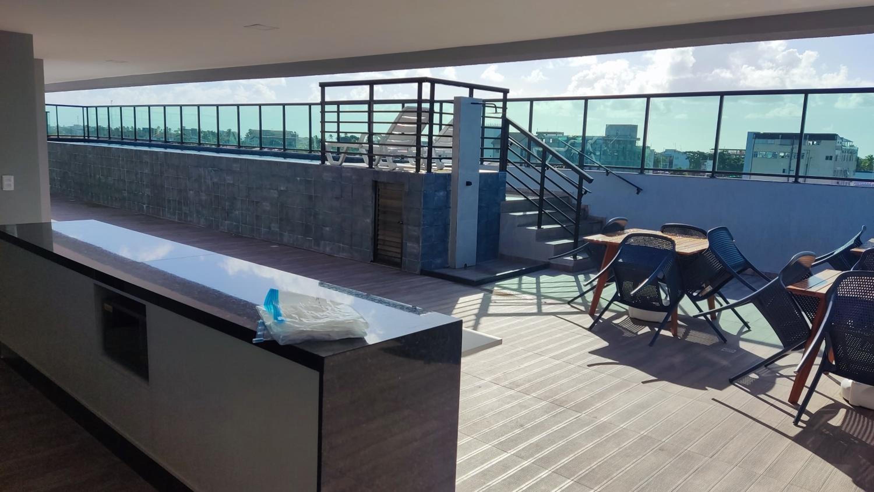 Flat completo com rooftop | perto da praia e centro