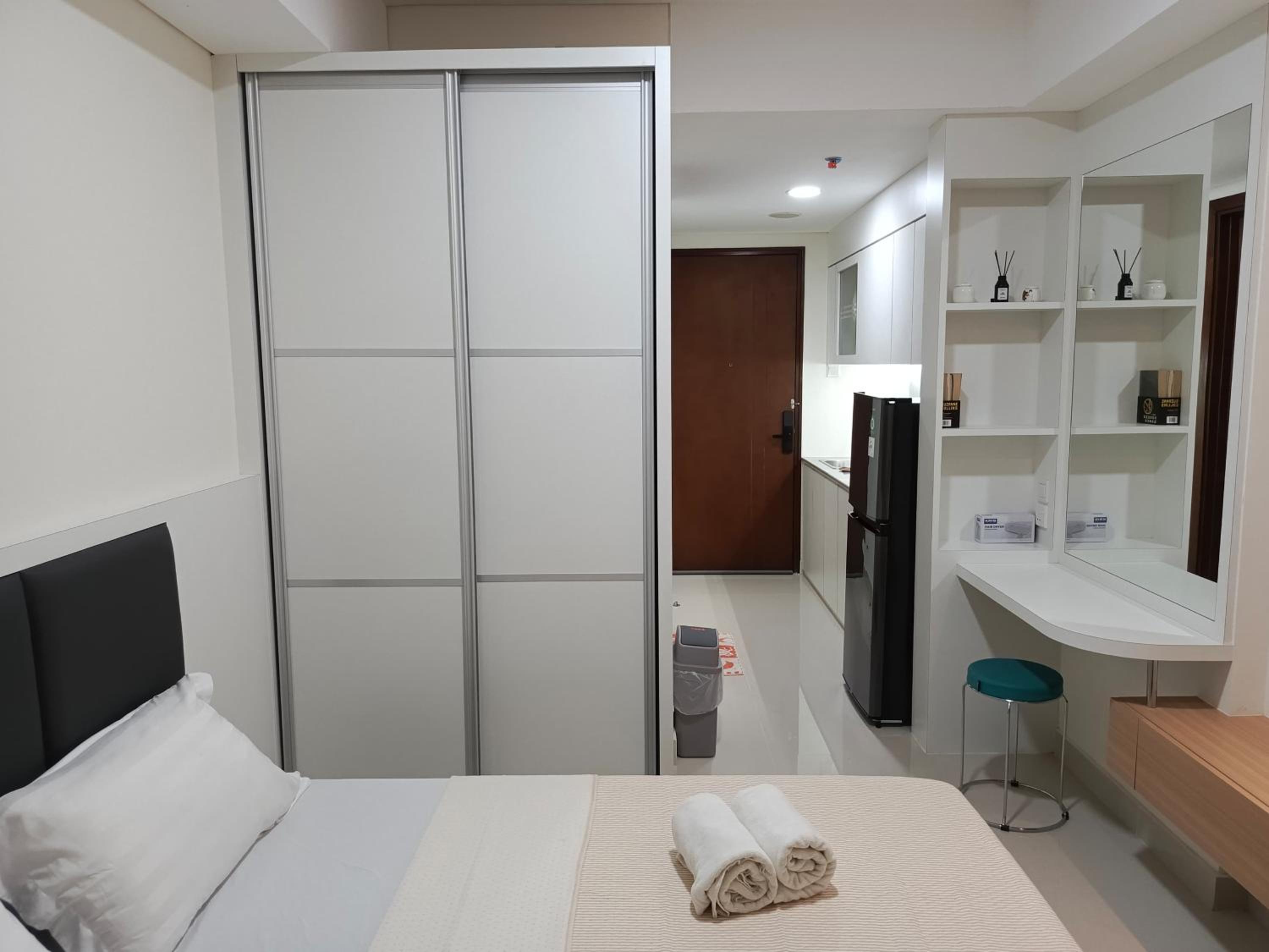 Pollux High Rise Apartments at Batam Center with Netflix by MESA