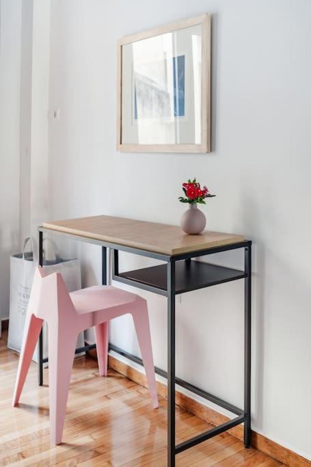 Refined Apartment by the Archaeological Museum