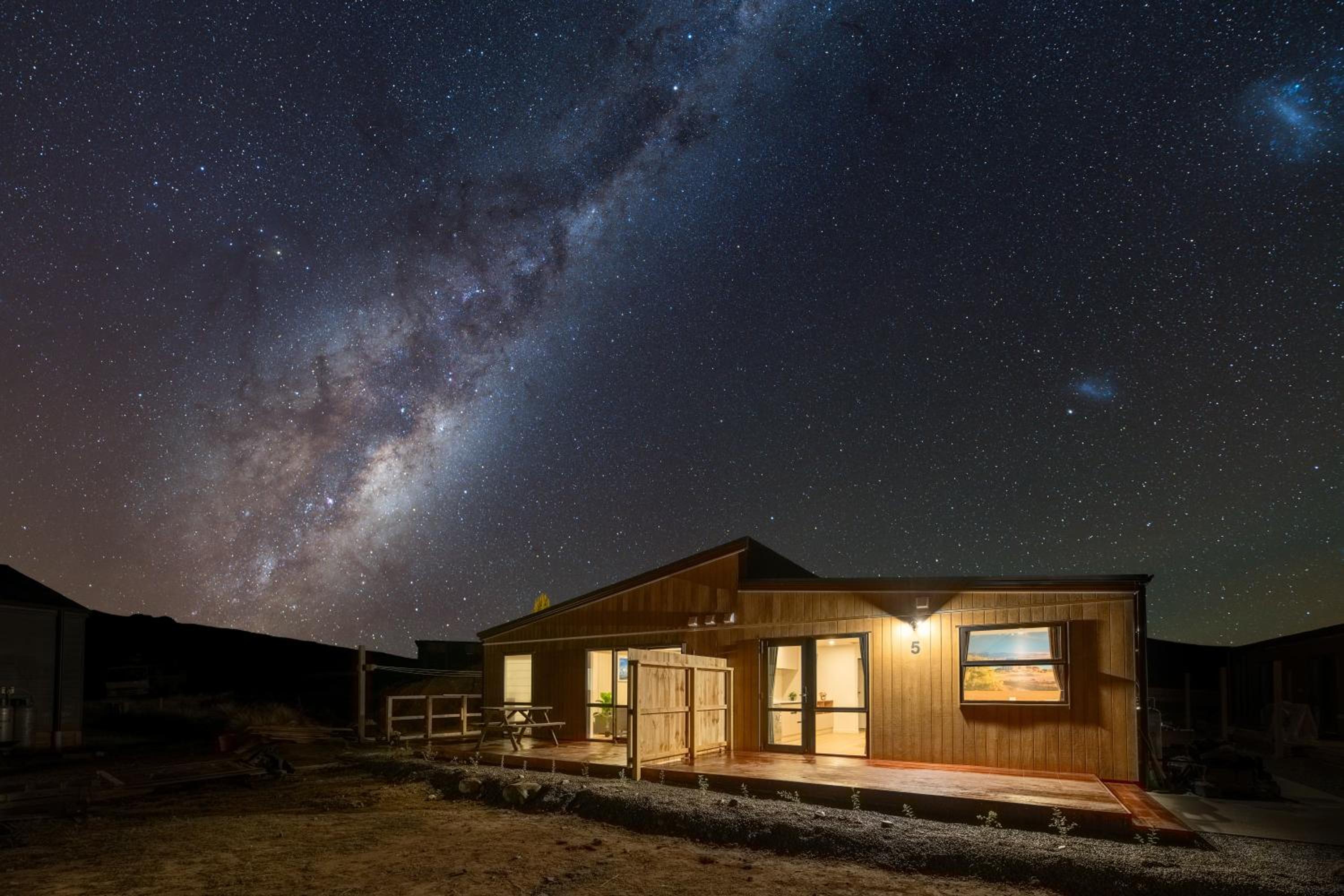 Hotel Sunshine Suites - Image 1