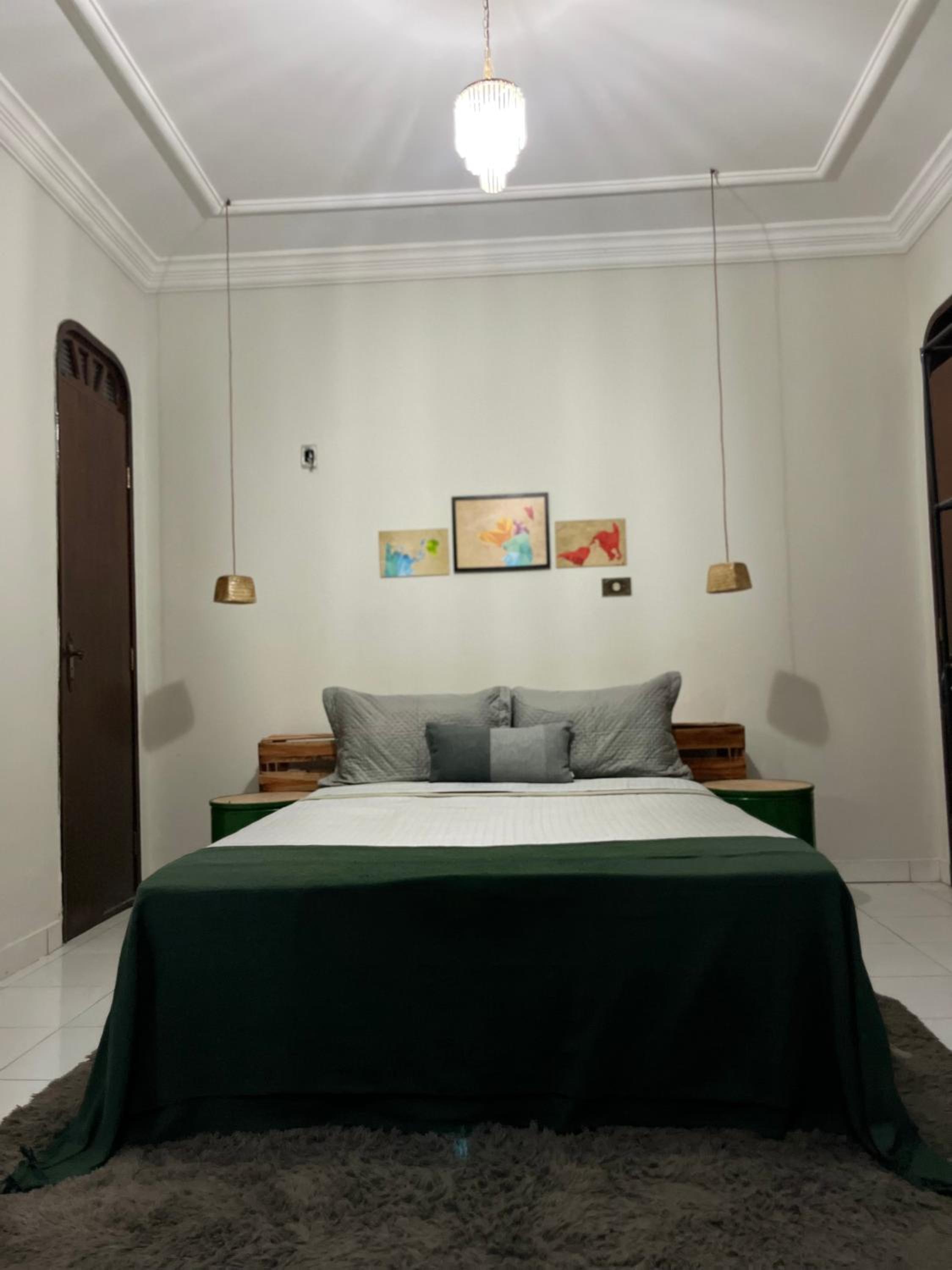 É de casa unidade 01 bem proximo da basilica de nossa sra das dores