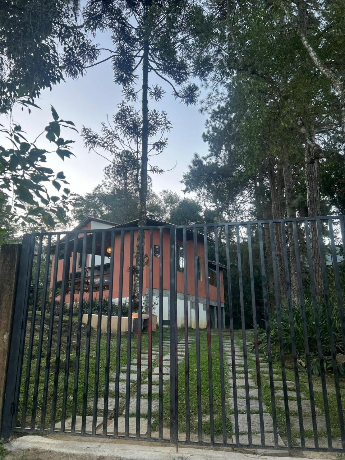 Refúgio na Serrinha do Alambari - Penedo -RJ