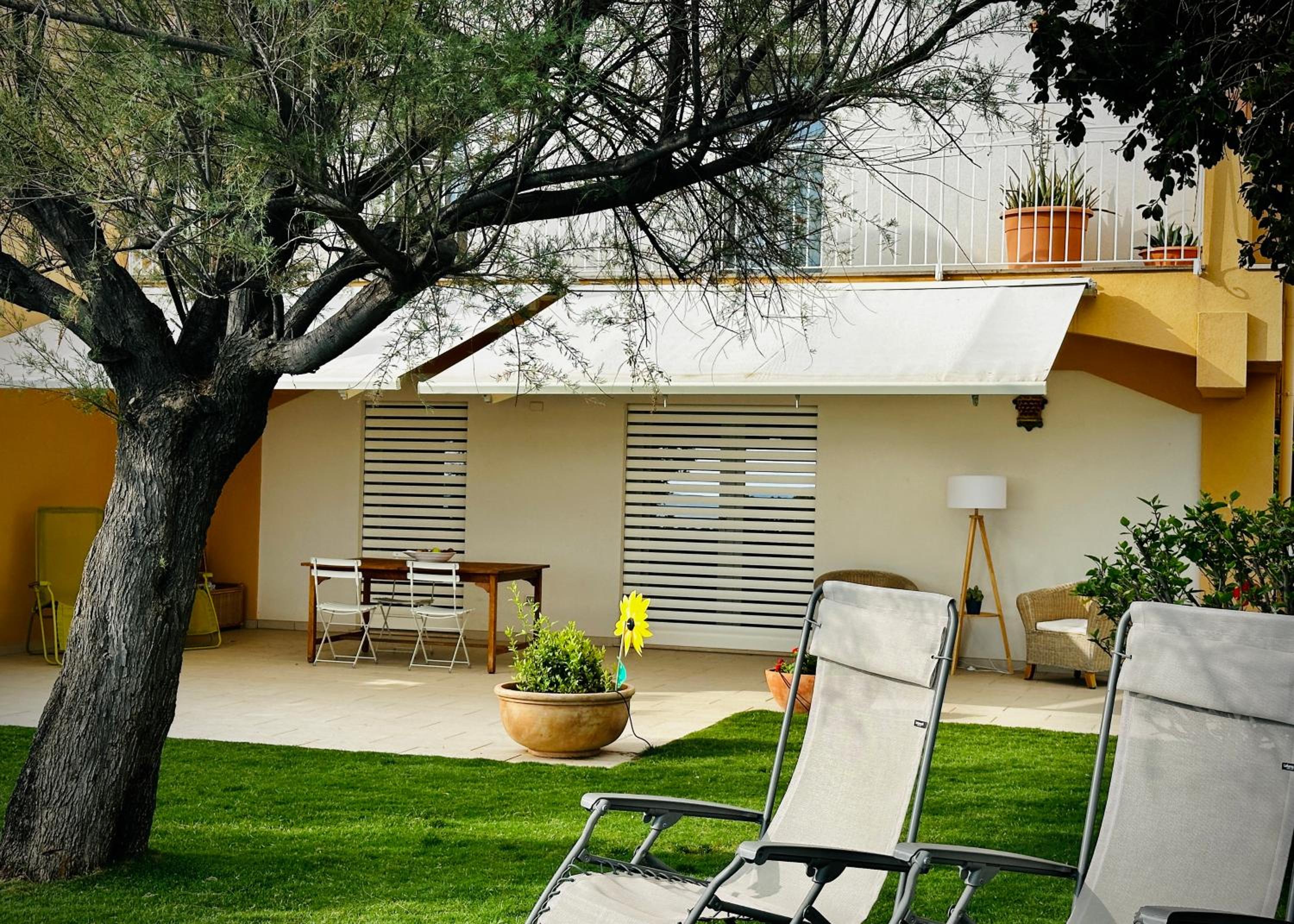 Seaside Villa with private garden view 2