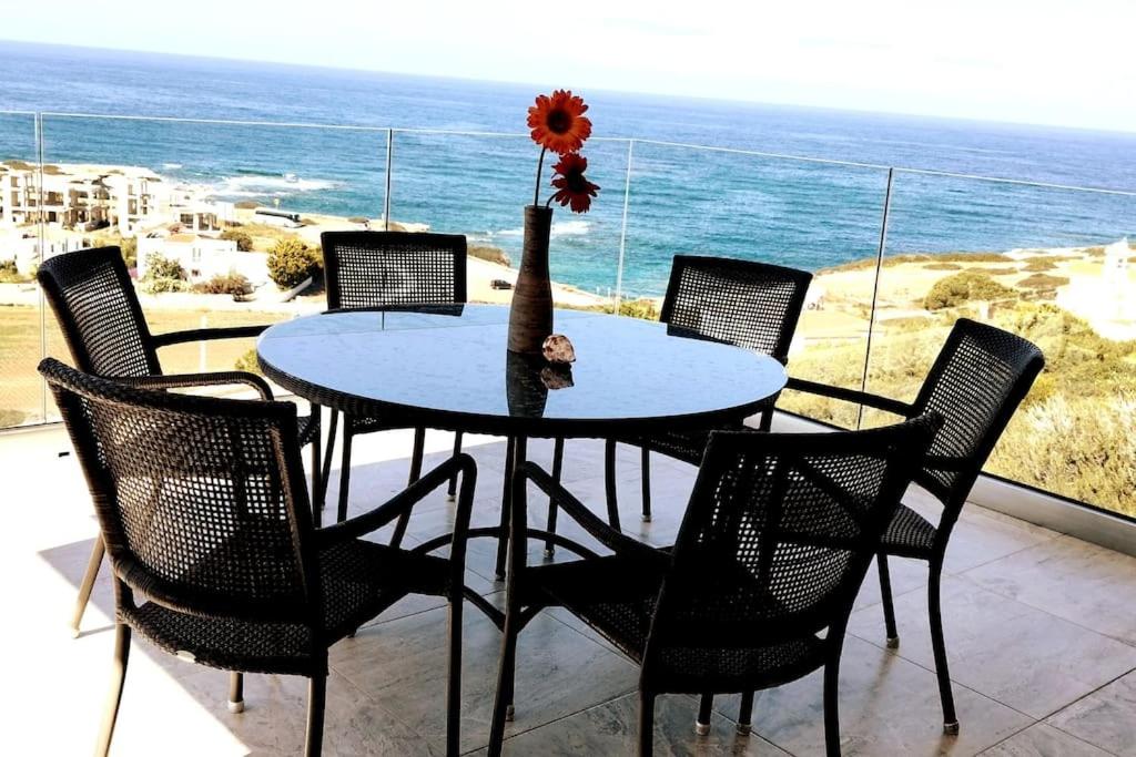 Panoramic Seacave Cottage