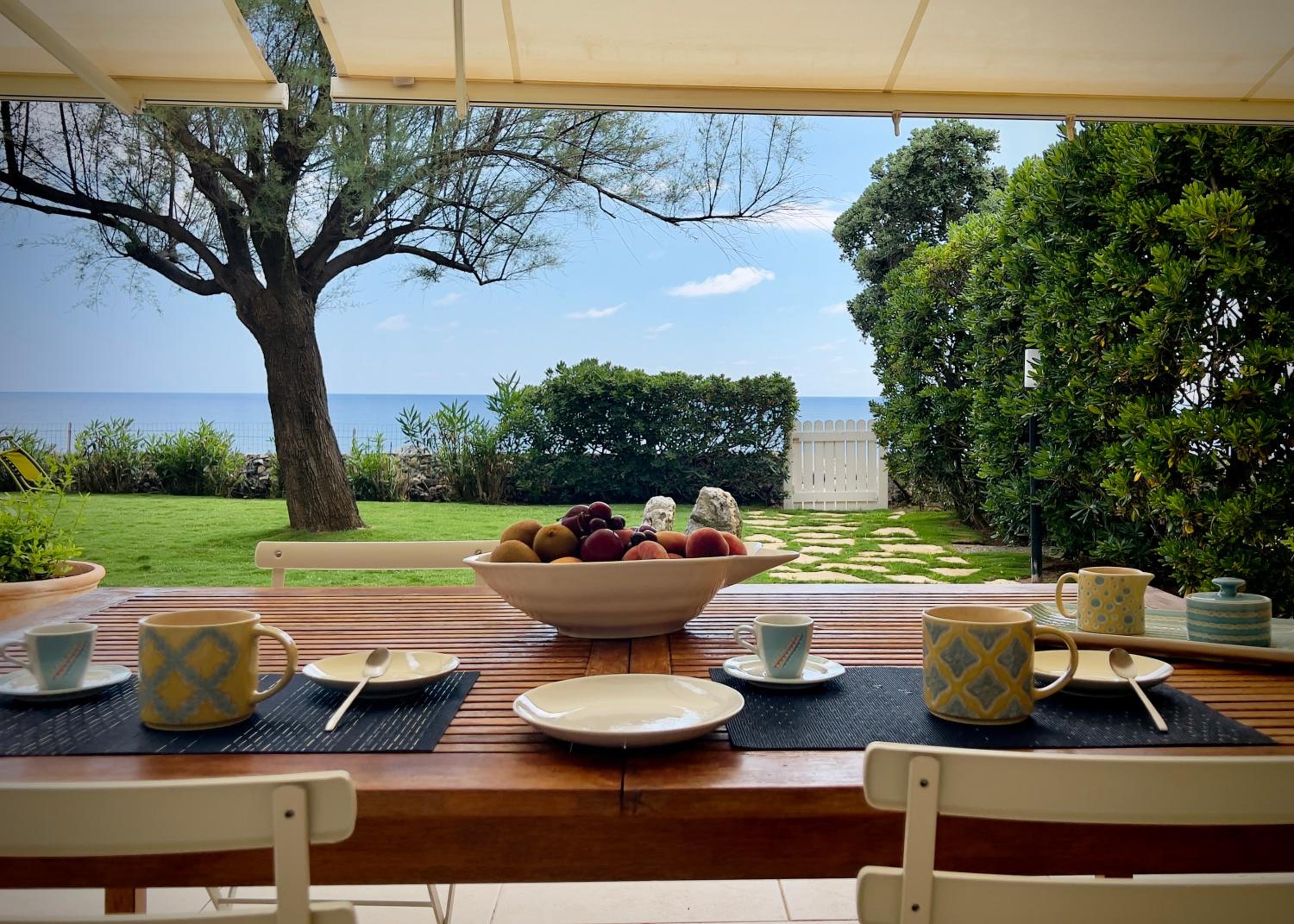 Seaside Villa with private garden view 3
