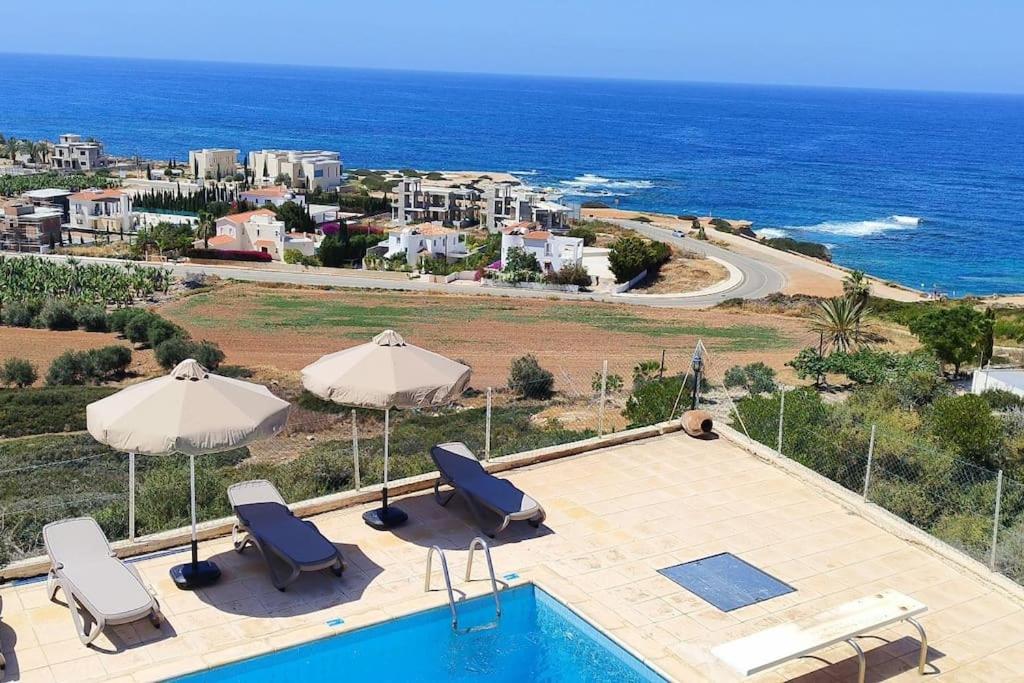 Panoramic Seacave Cottage