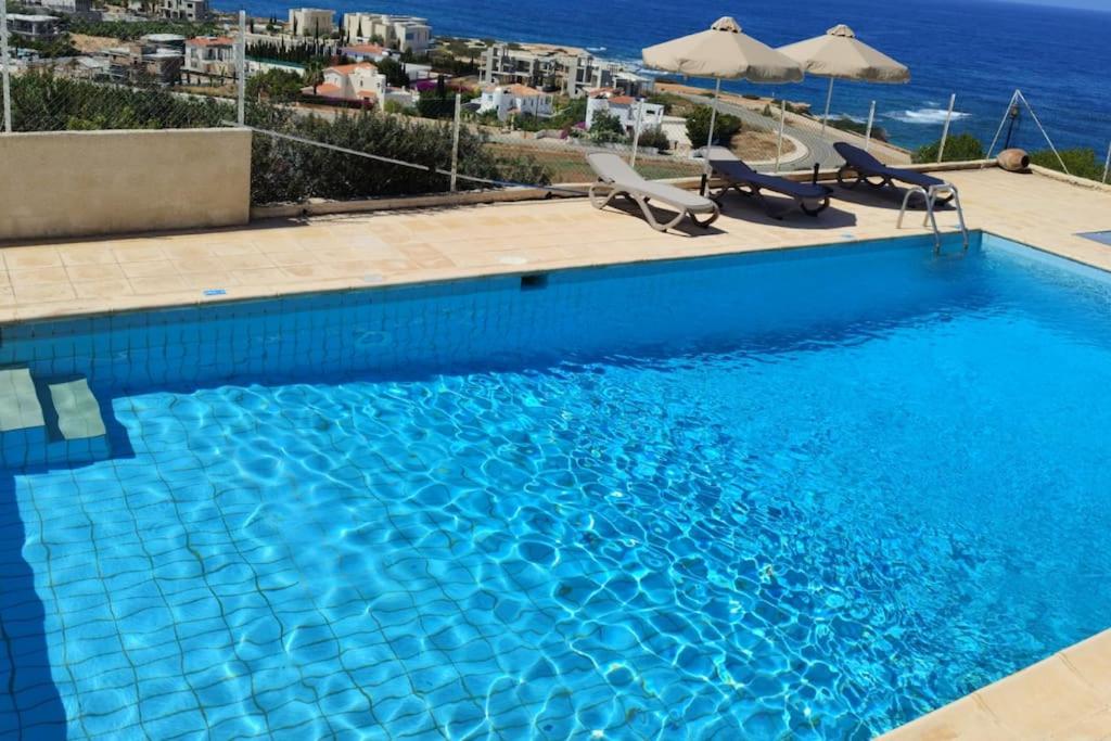 Panoramic Seacave Cottage