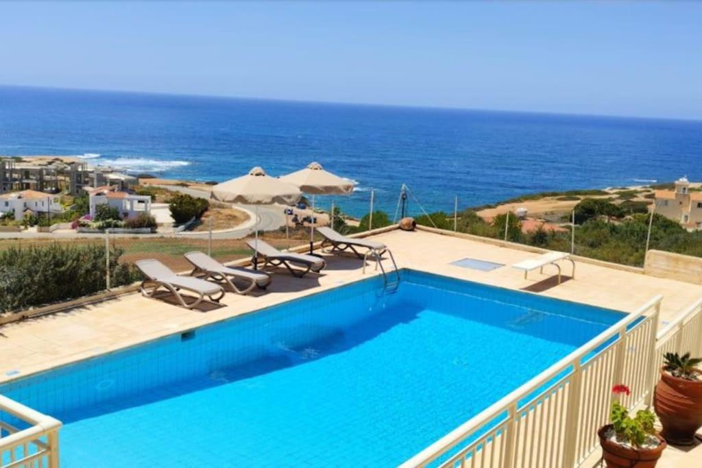 Panoramic Seacave Cottage