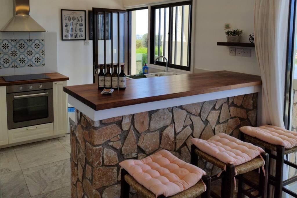 Panoramic Seacave Cottage