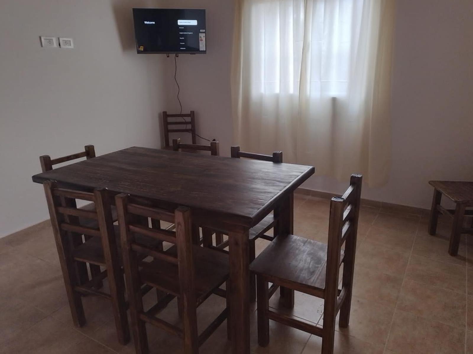 Cabañas rodeada de viñedos con piscina
