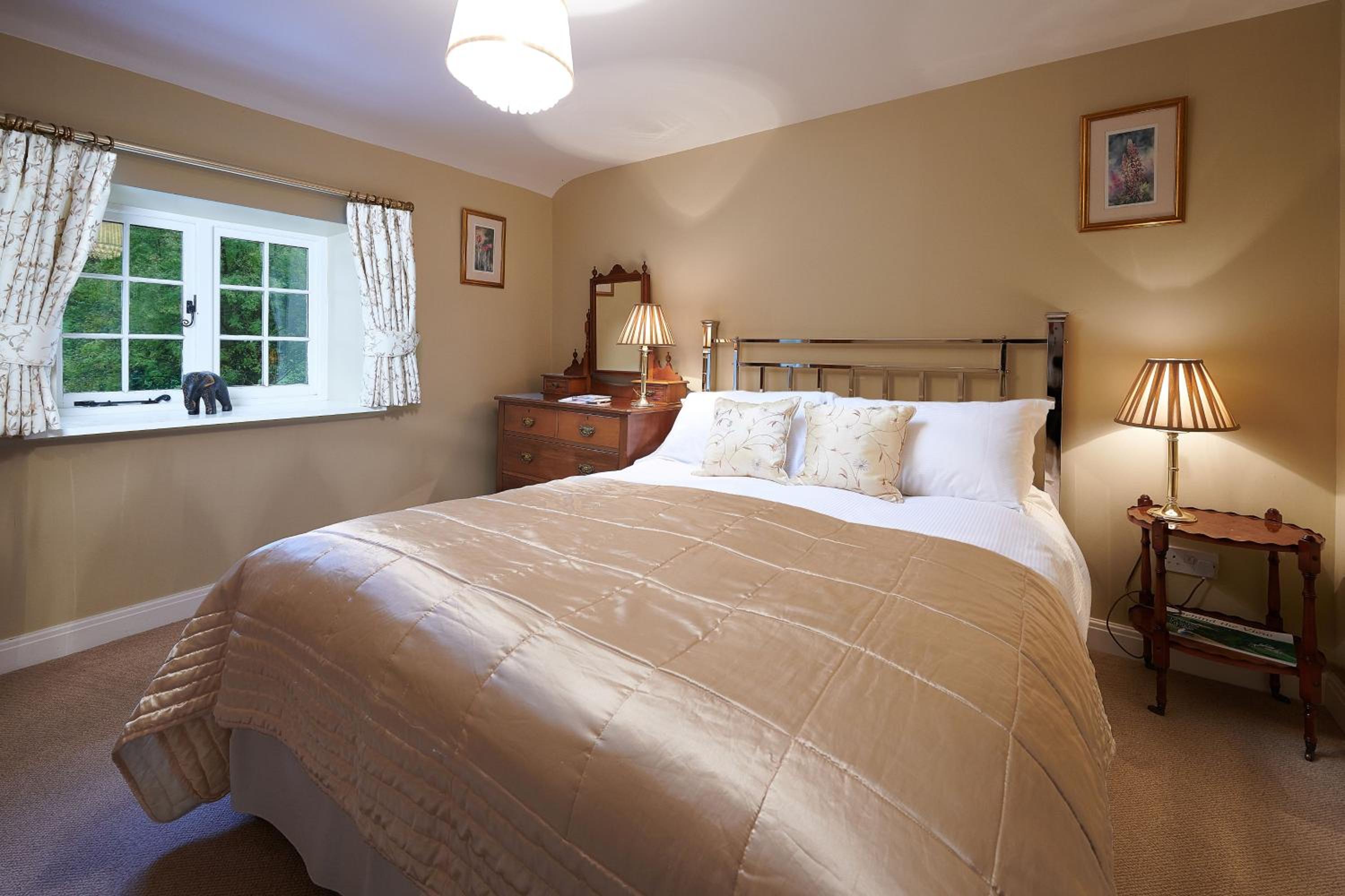 Greenhills Cottage Upperdale Peak District