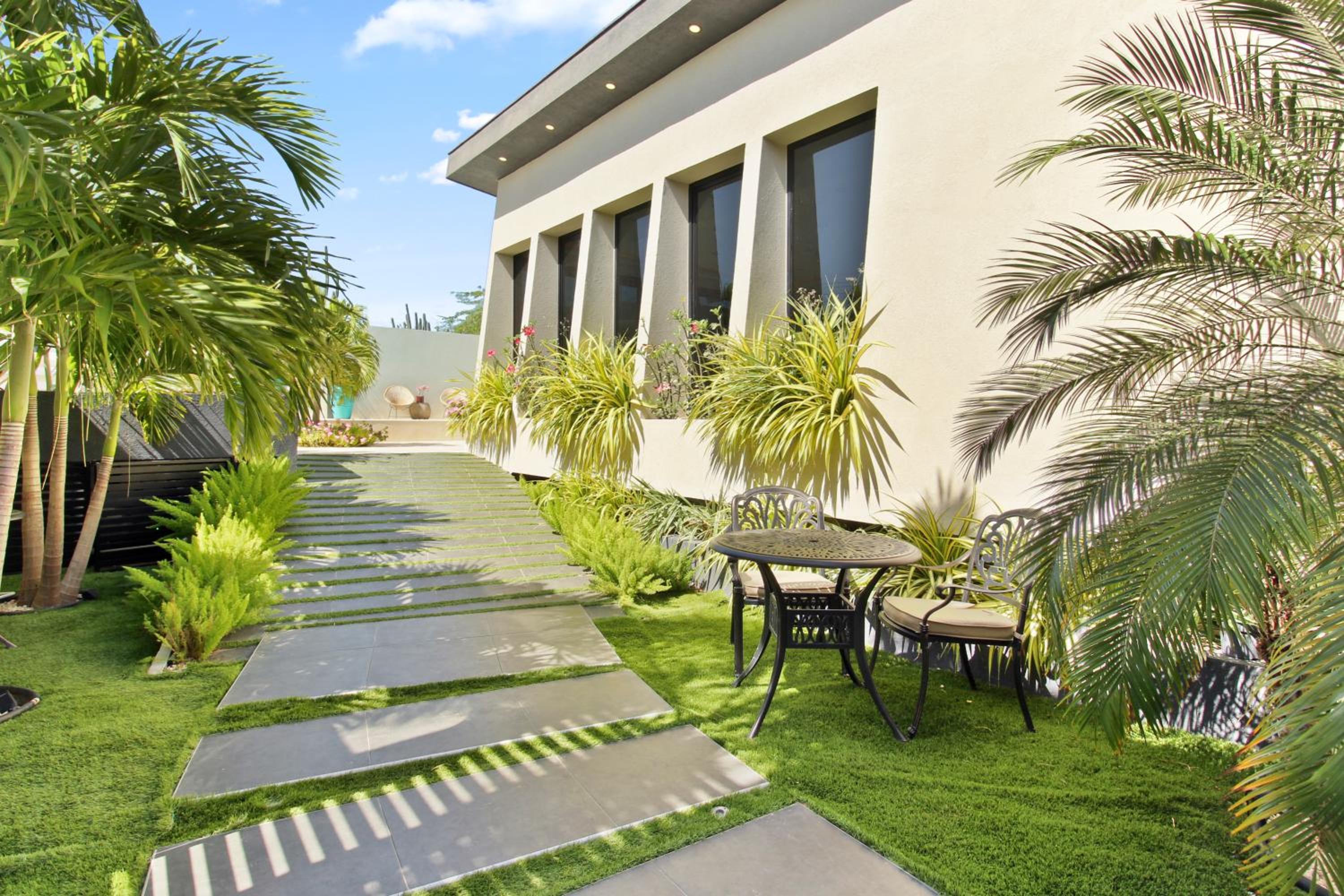 Bocobay Zen Garden Villa