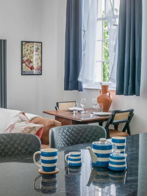 Regency Style Marvel Apartment 1-Bedroom Apartment in Gloucester with Parking