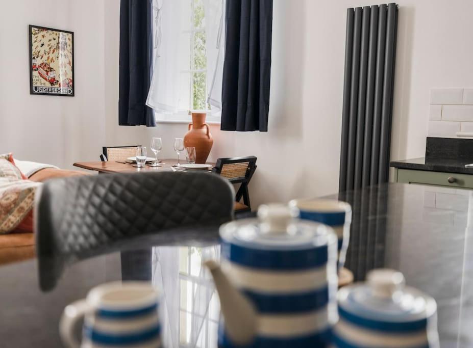 Regency Style Marvel Apartment 1-Bedroom Apartment in Gloucester with Parking