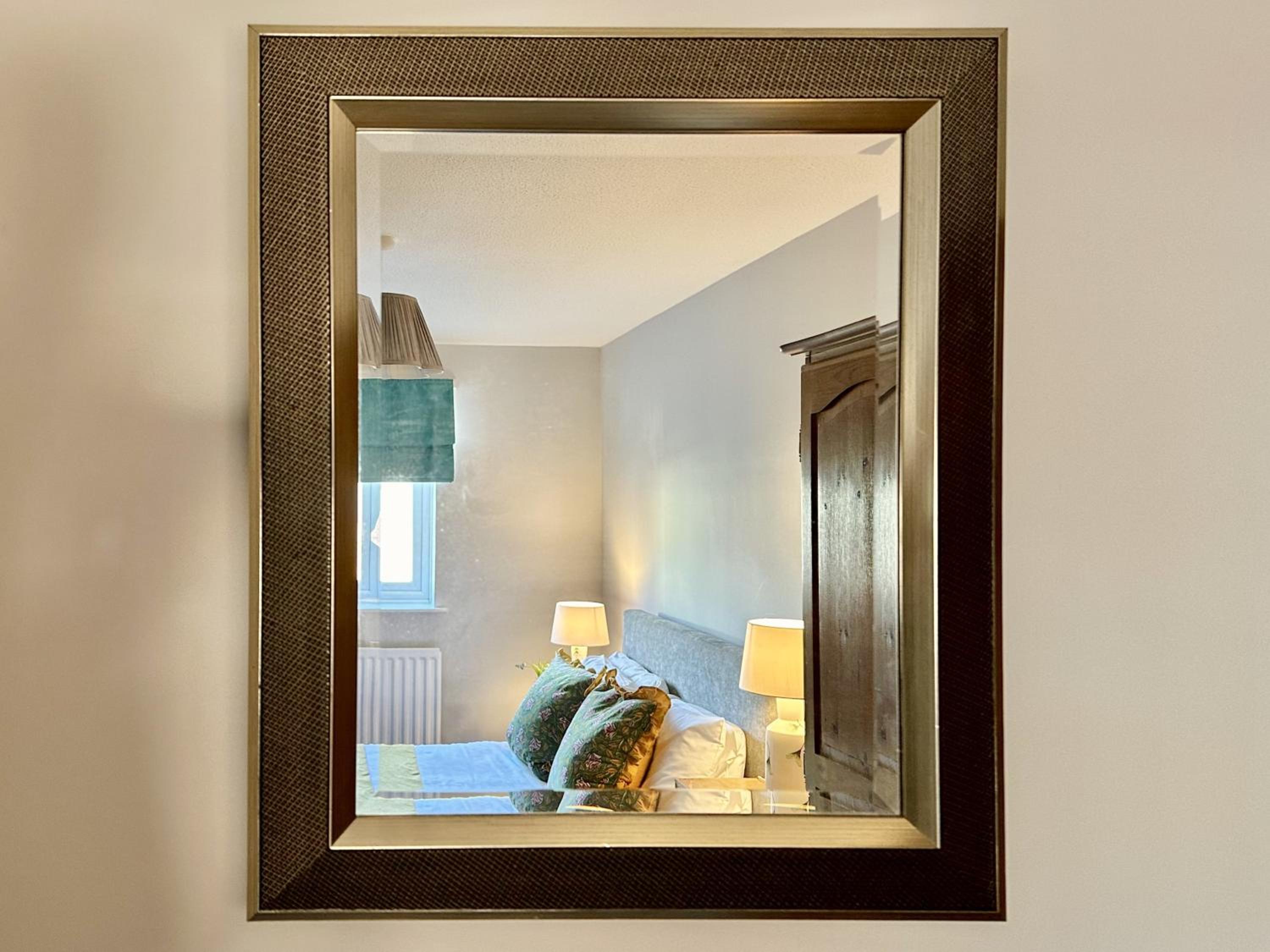 Fewster Apartment with Free Parking view 4