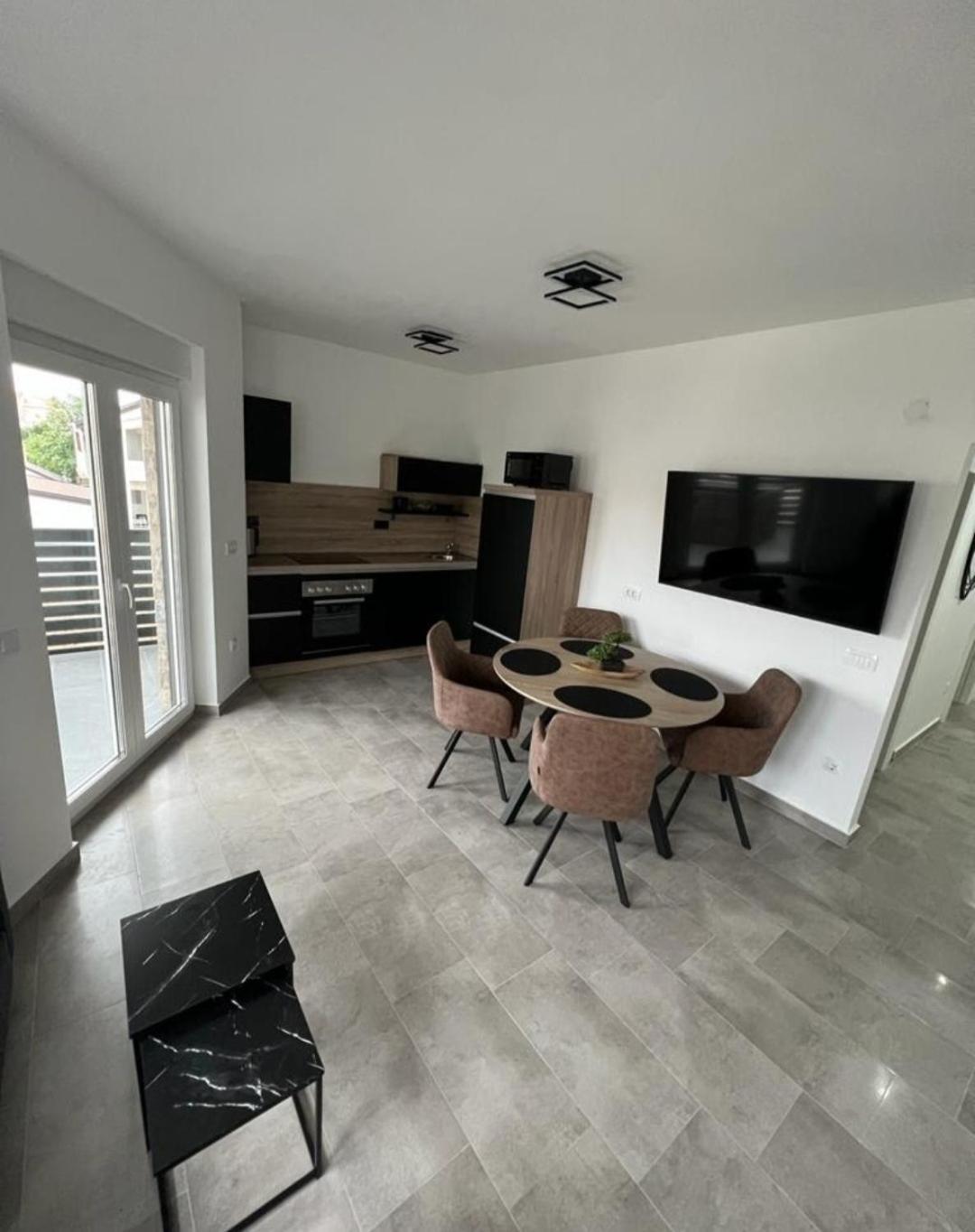 Apartmani Frane