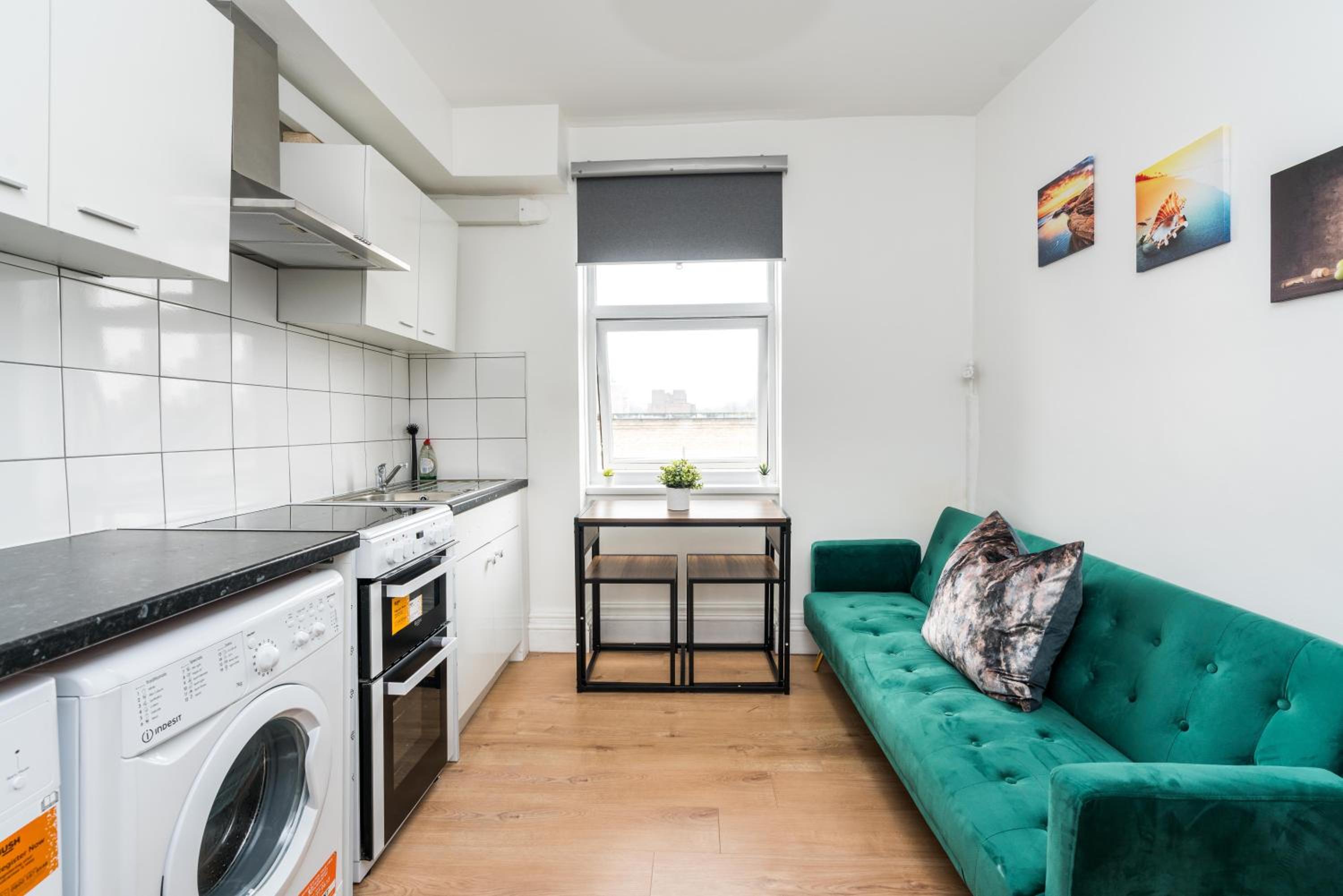 QueensMaryHospital-QueensMaryUniversity-convenient-Cosy