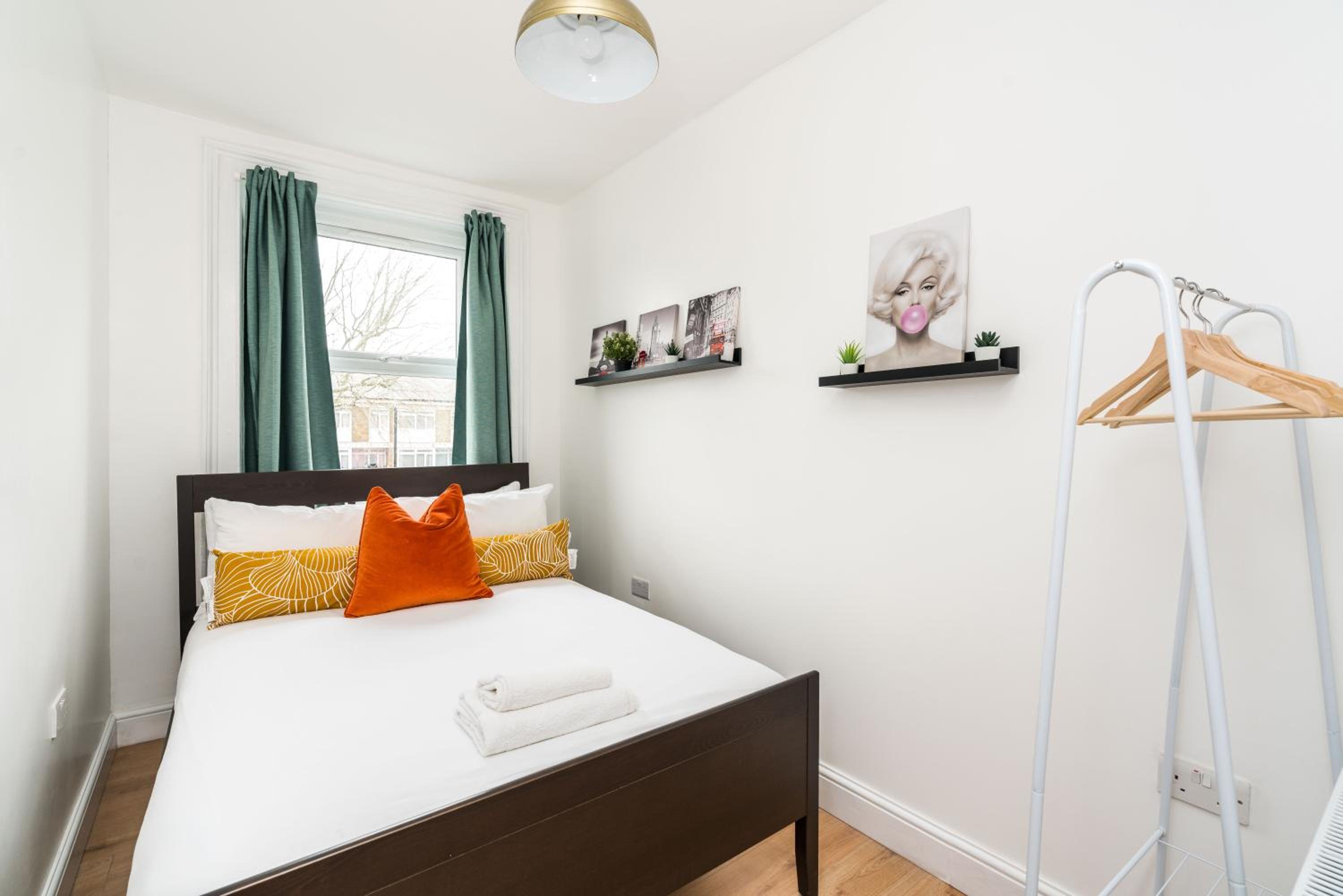 QueensMaryHospital-QueensMaryUniversity-convenient-Cosy