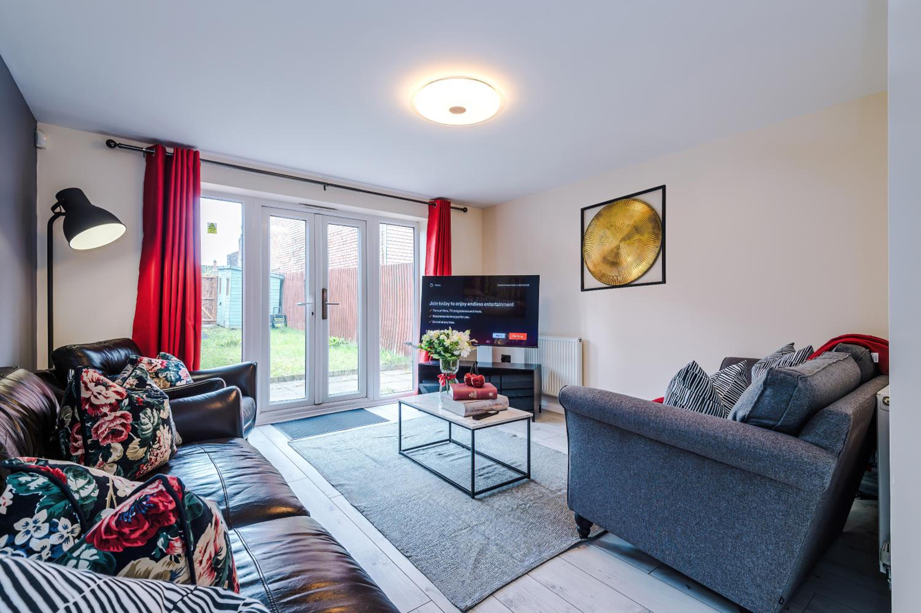 Heywood House - Contractor stays by Niji Short Stays view 4