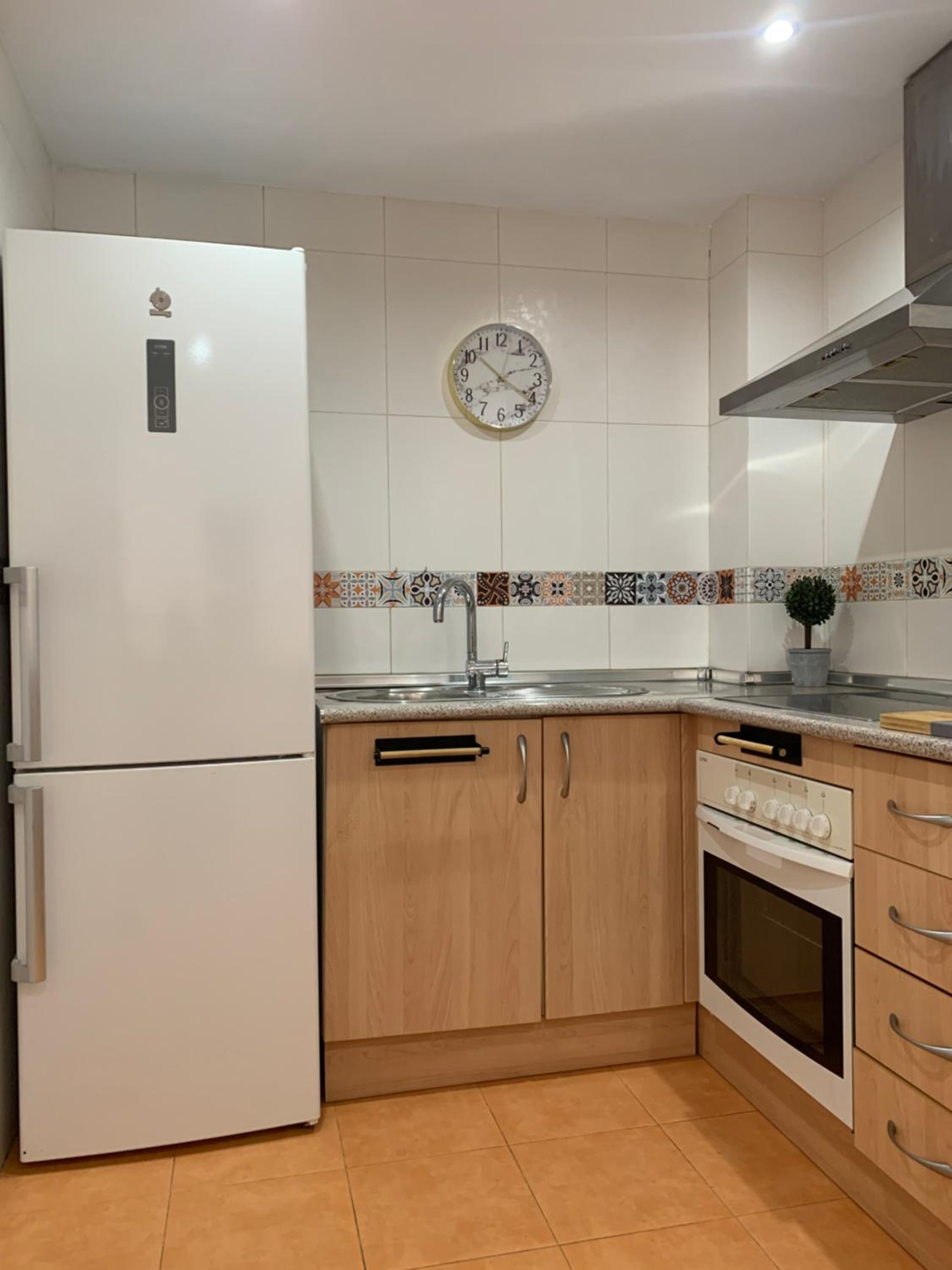 Malagueta, free parking, center & beach