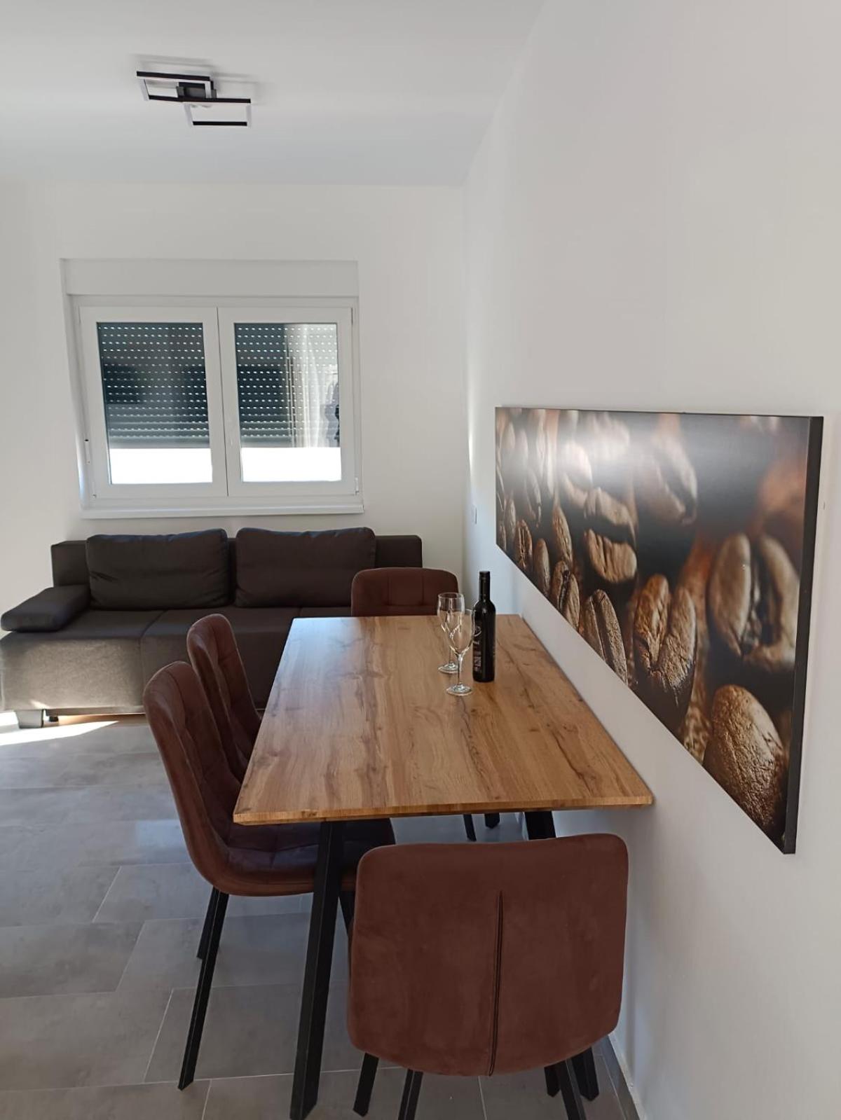 Apartmani Frane