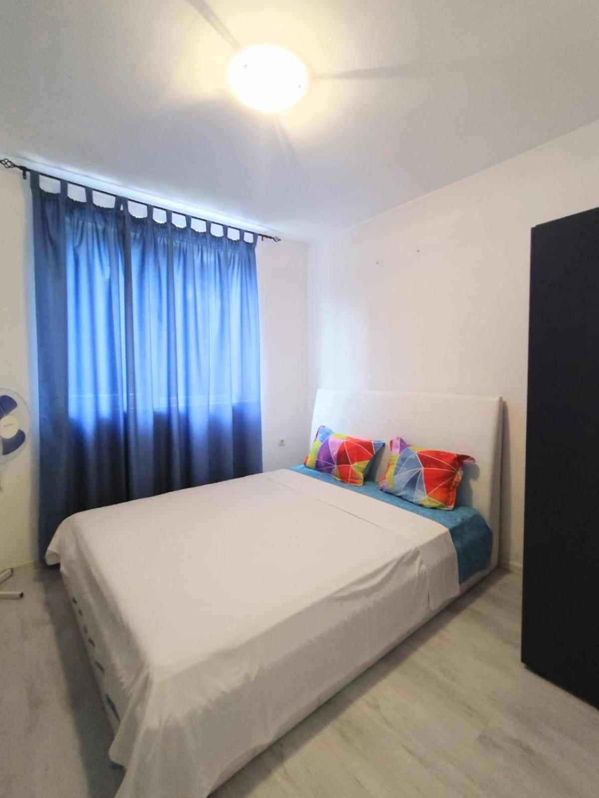 Private apartment with parking and pool
