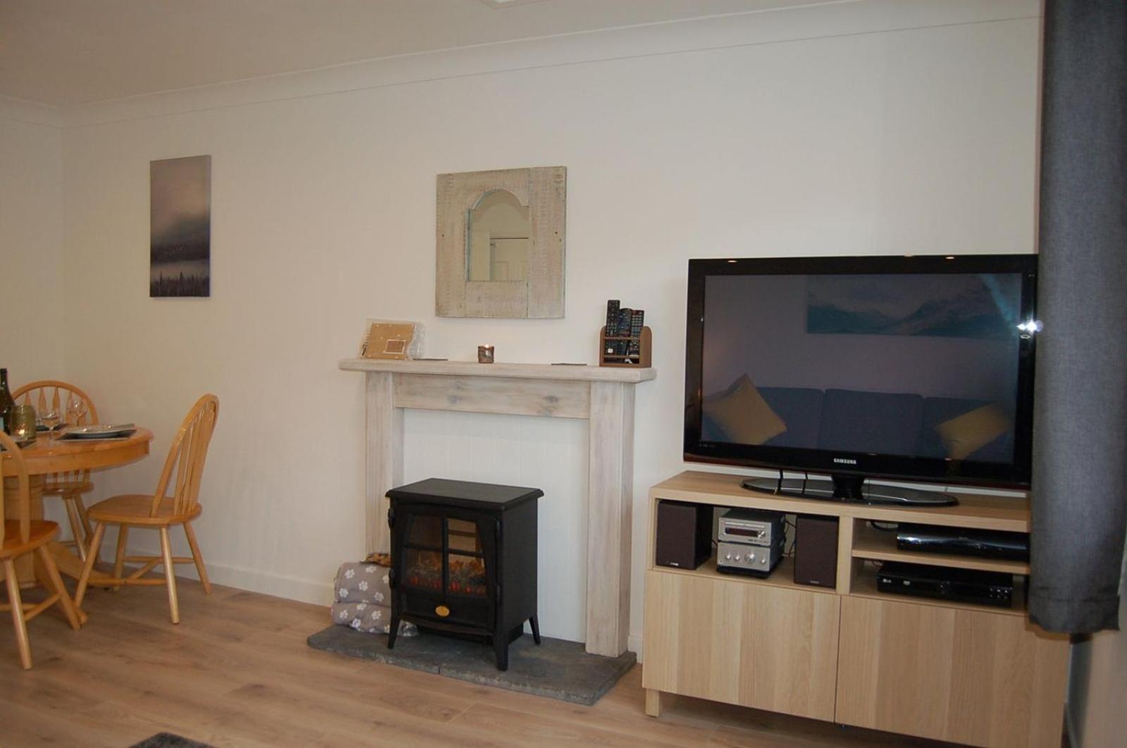 No 6 at Dolgoch Falls Cottages view 5