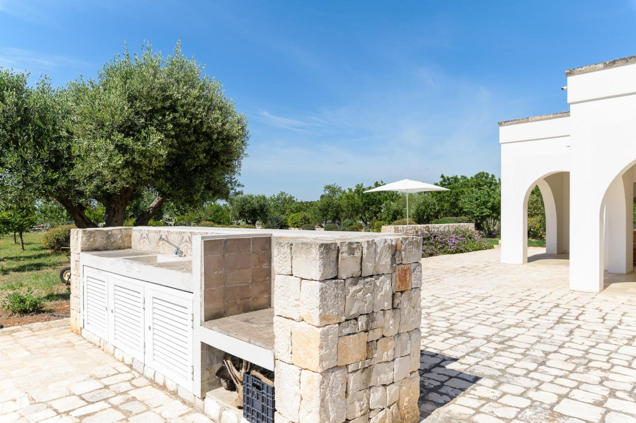 Charme Ostunese con piscina by Wonderful Italy view 4