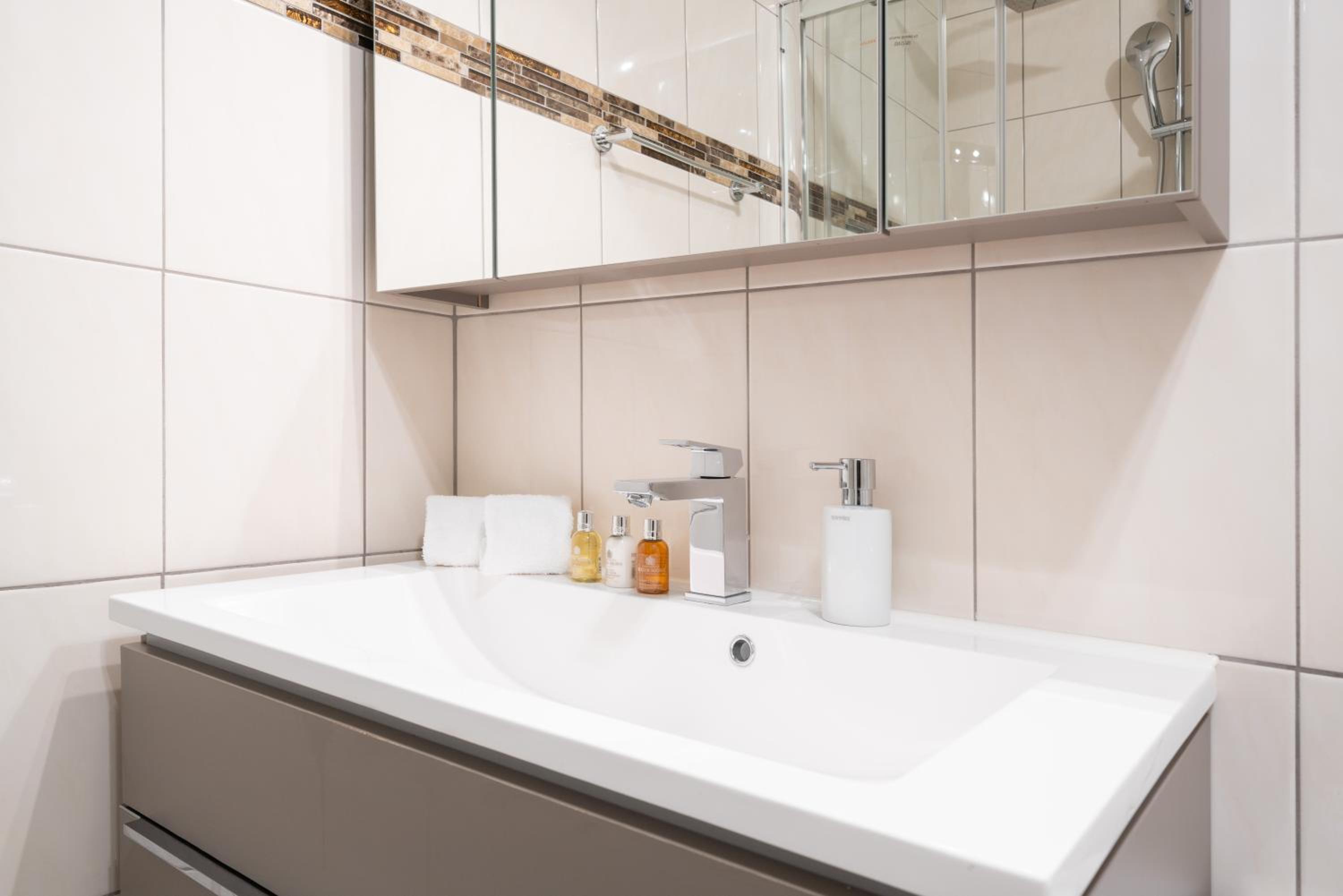 Montreux Four Bedroom Penthouse by Swiss Hotel Apartments