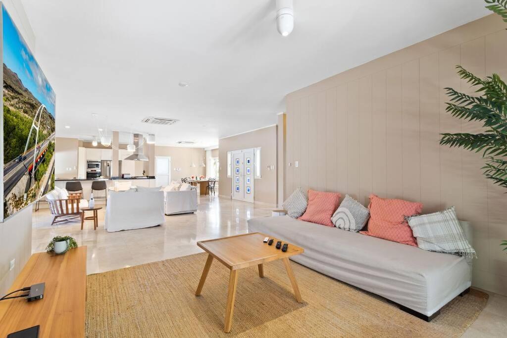 Bocobay Catalina Beach House