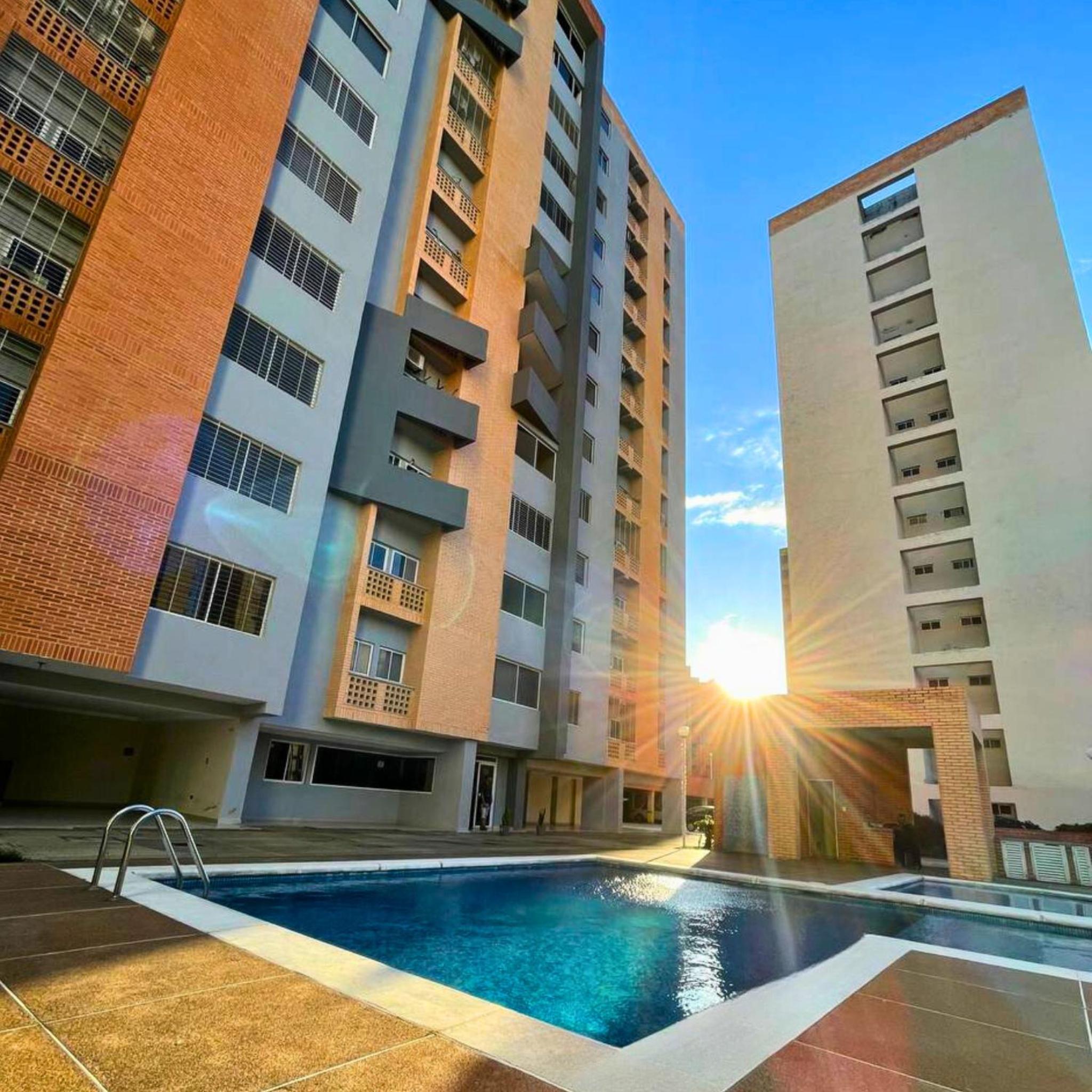 Apartamento Ejecutivo Valencia Excelente Ubicación