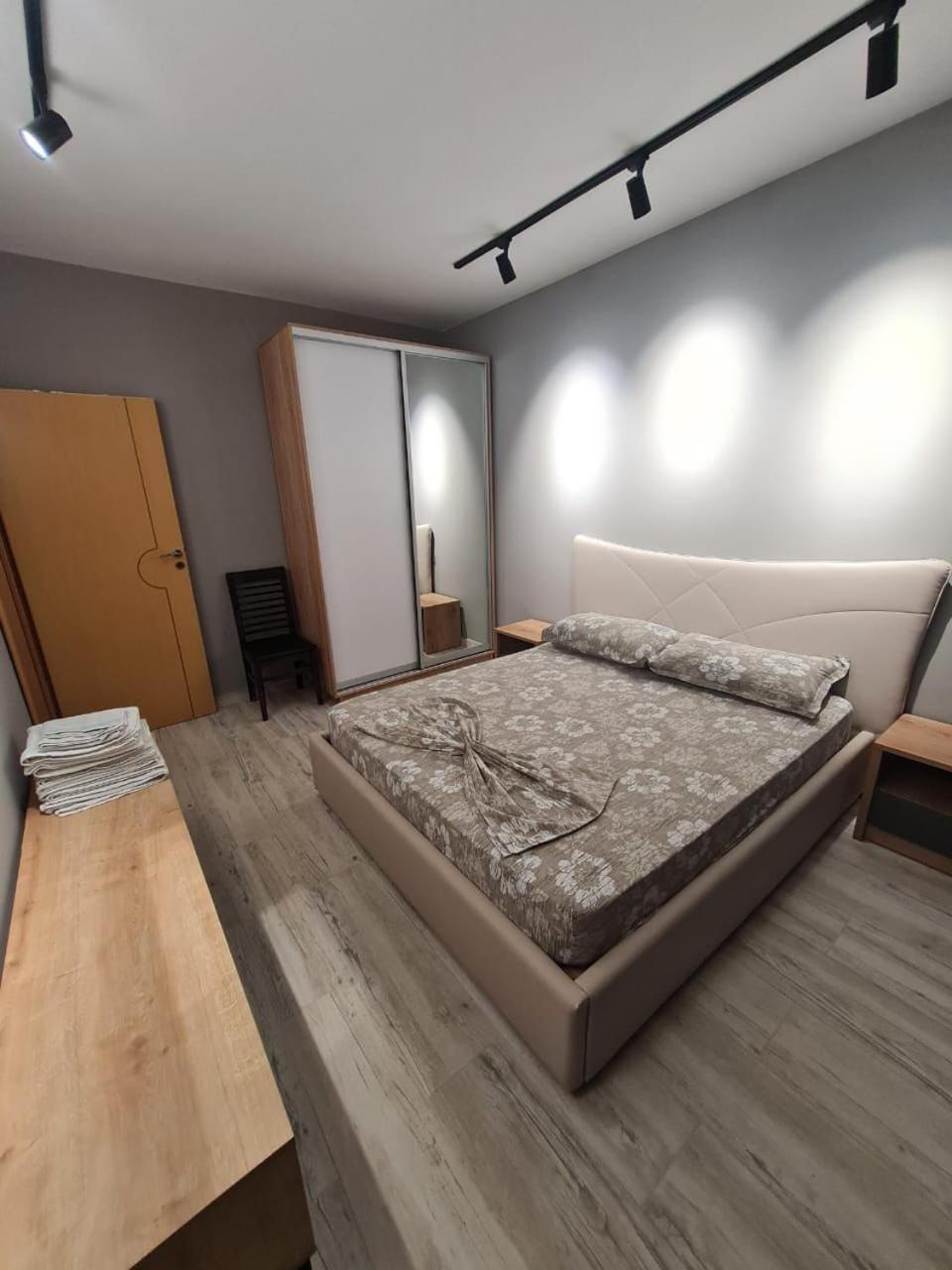 I&S Apartment 4