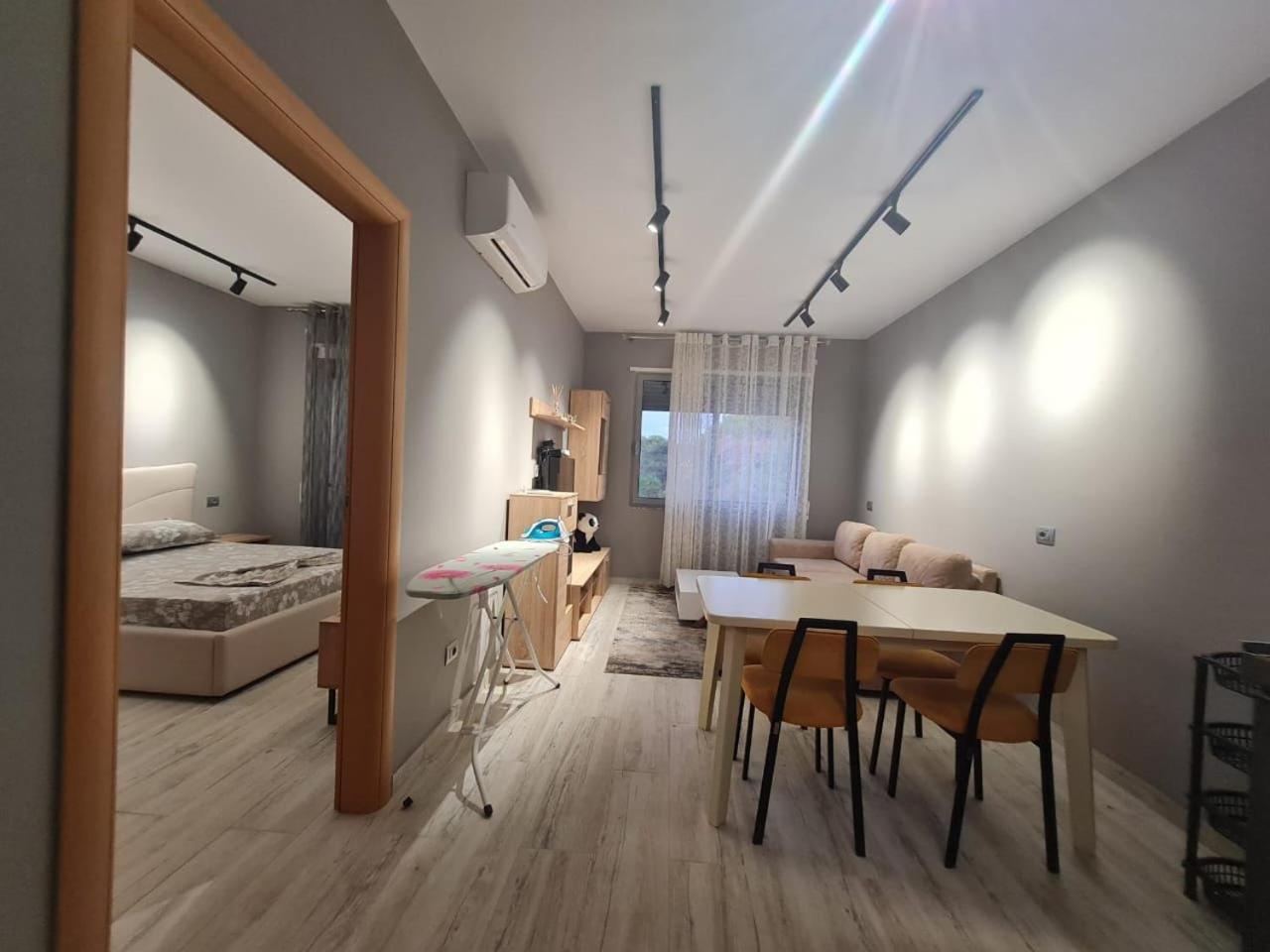 I&S Apartment 4