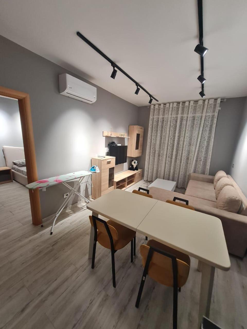 I&S Apartment 4