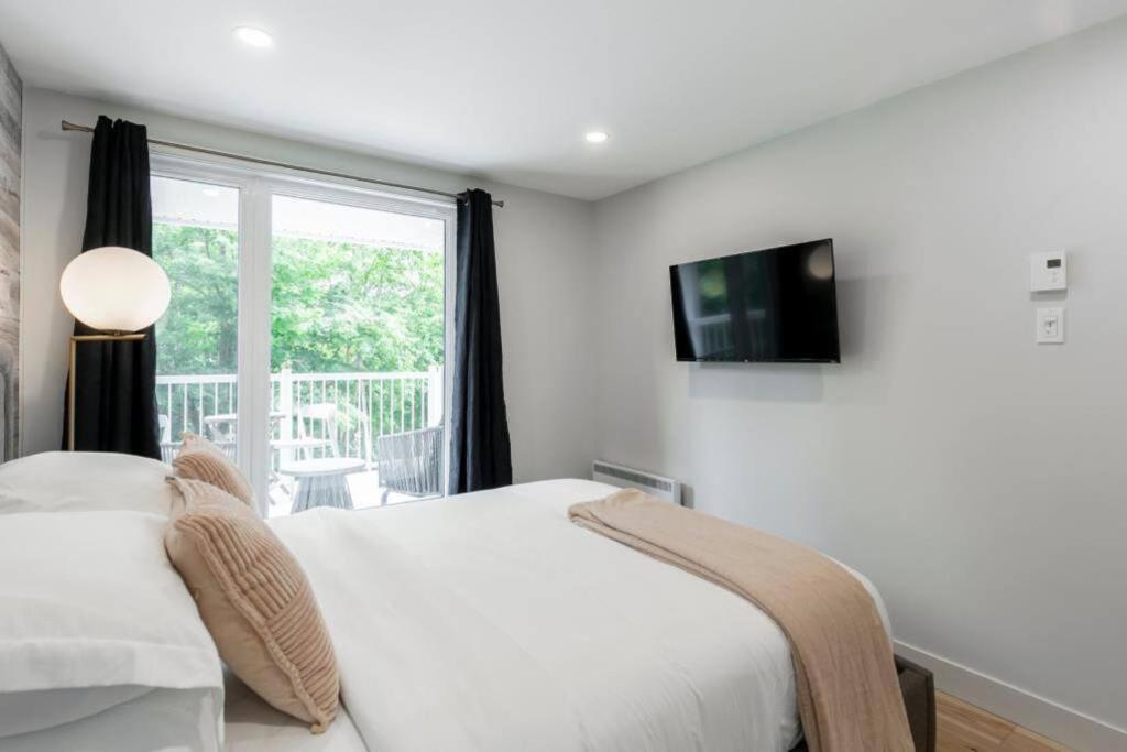Modern Lodge Pool & Spa Mont-Tremblant
