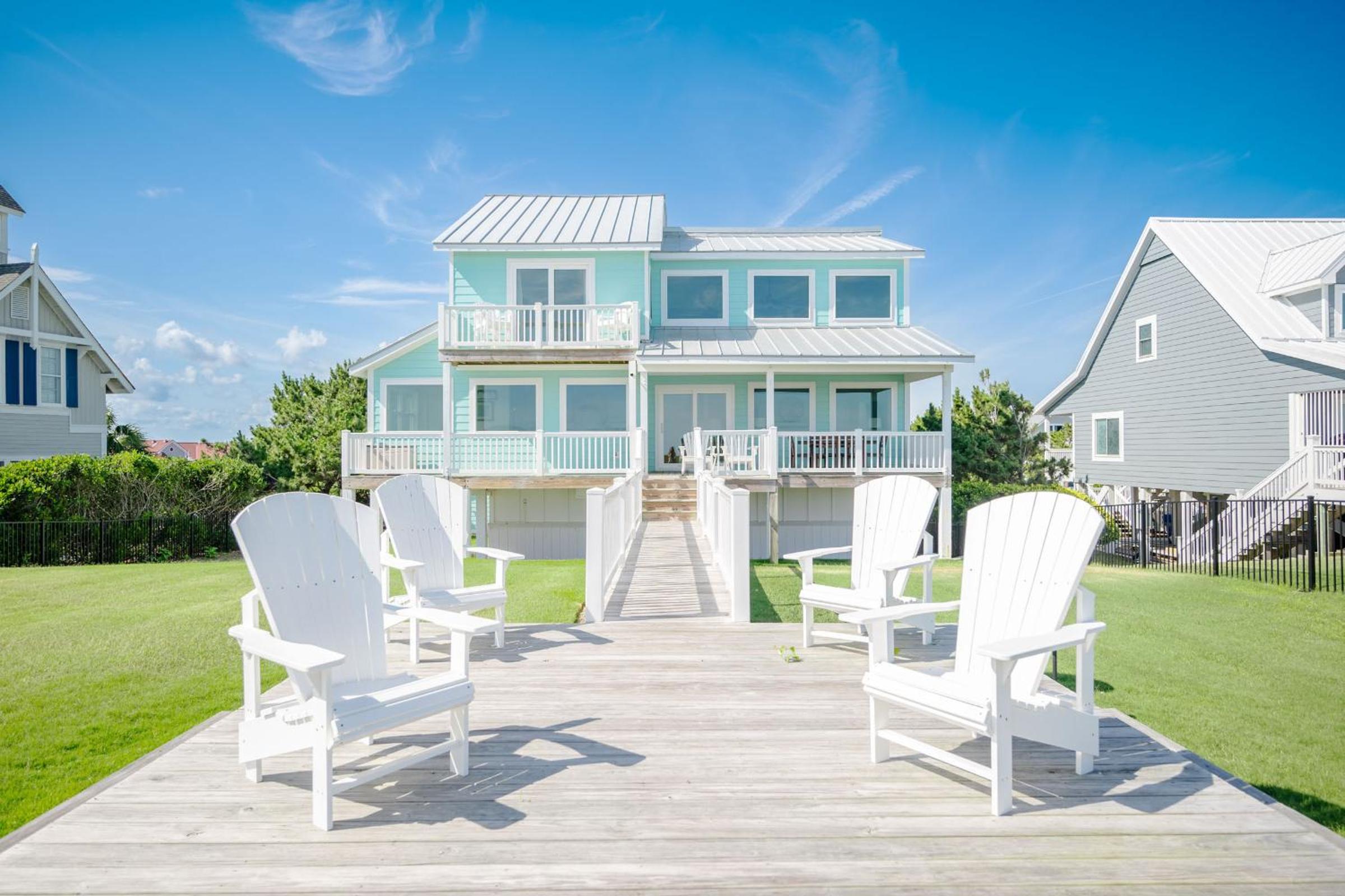 Serenity by the Sea by Oak Island Accommodations