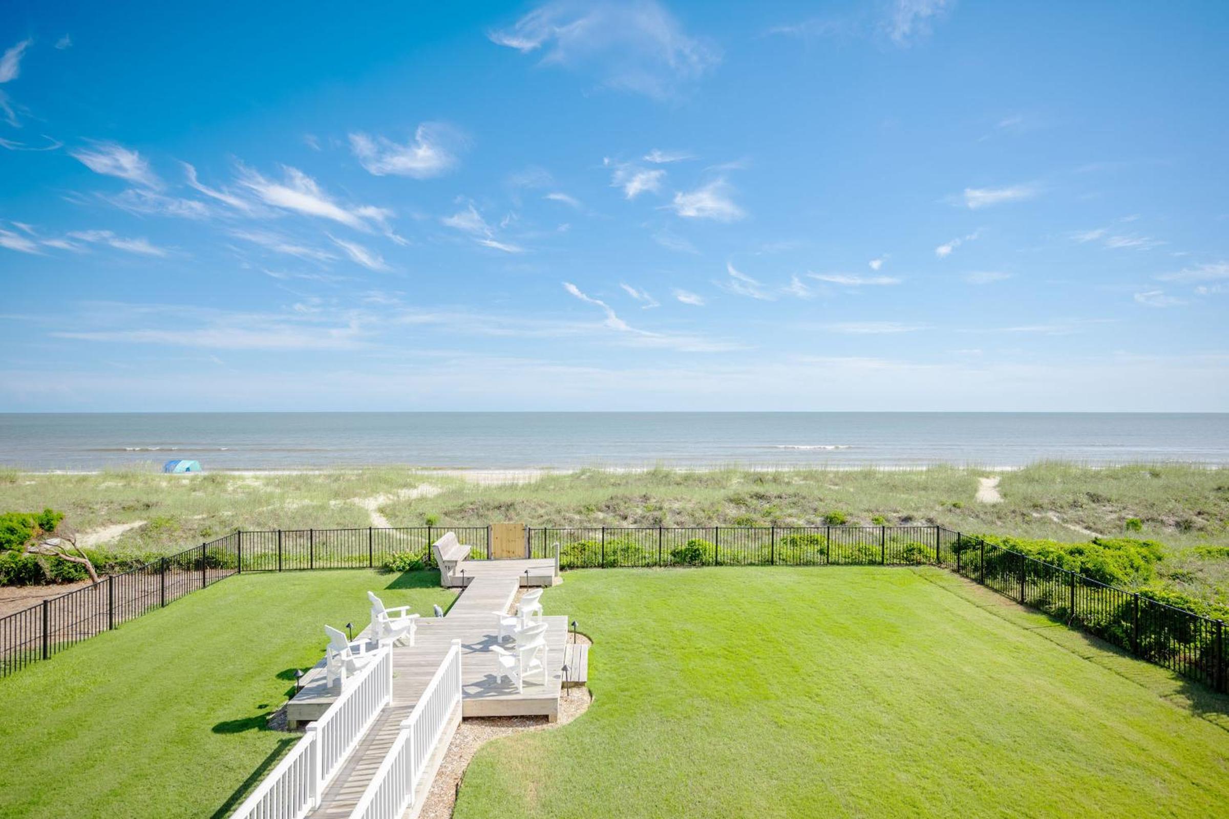 Serenity by the Sea by Oak Island Accommodations
