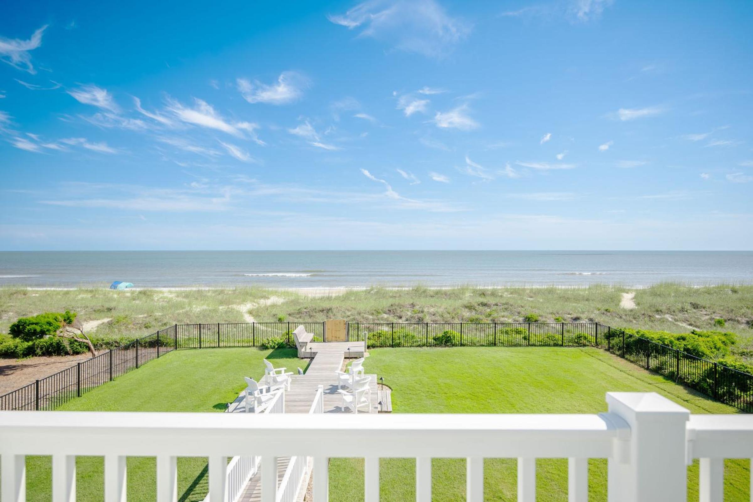 Serenity by the Sea by Oak Island Accommodations