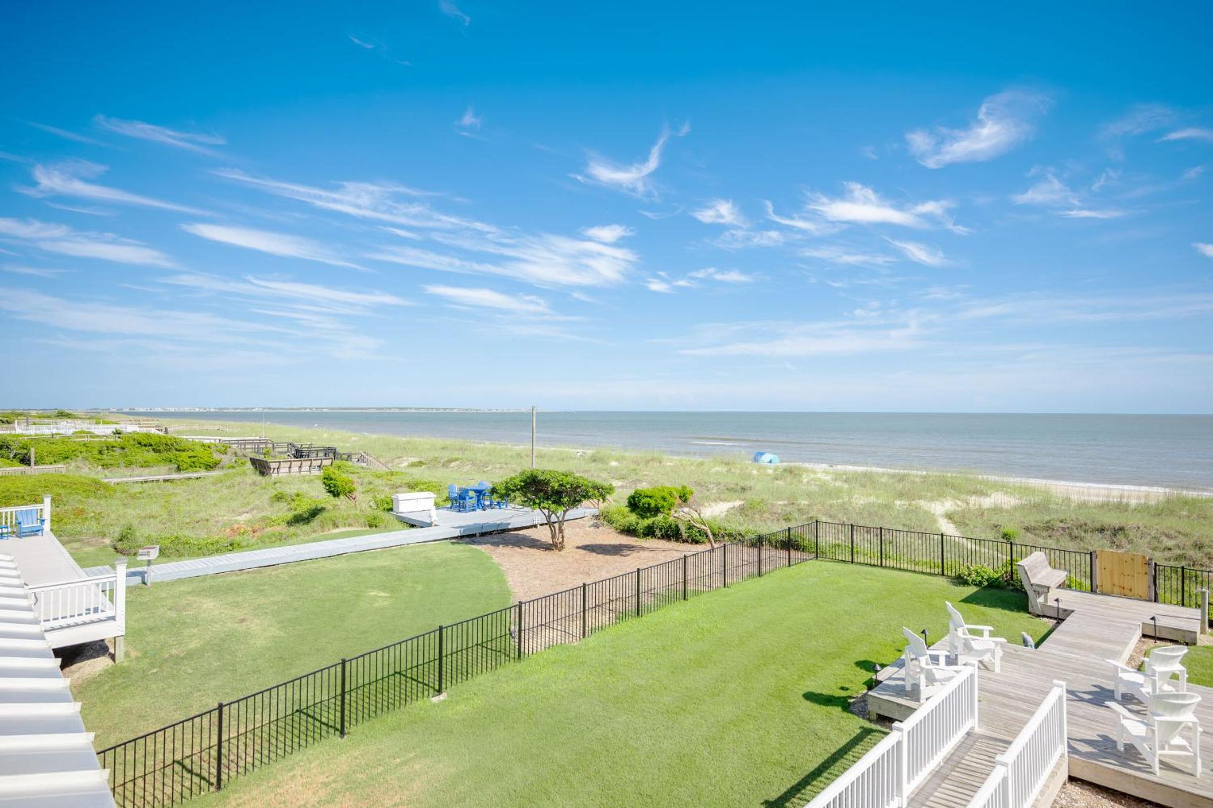 Serenity by the Sea by Oak Island Accommodations